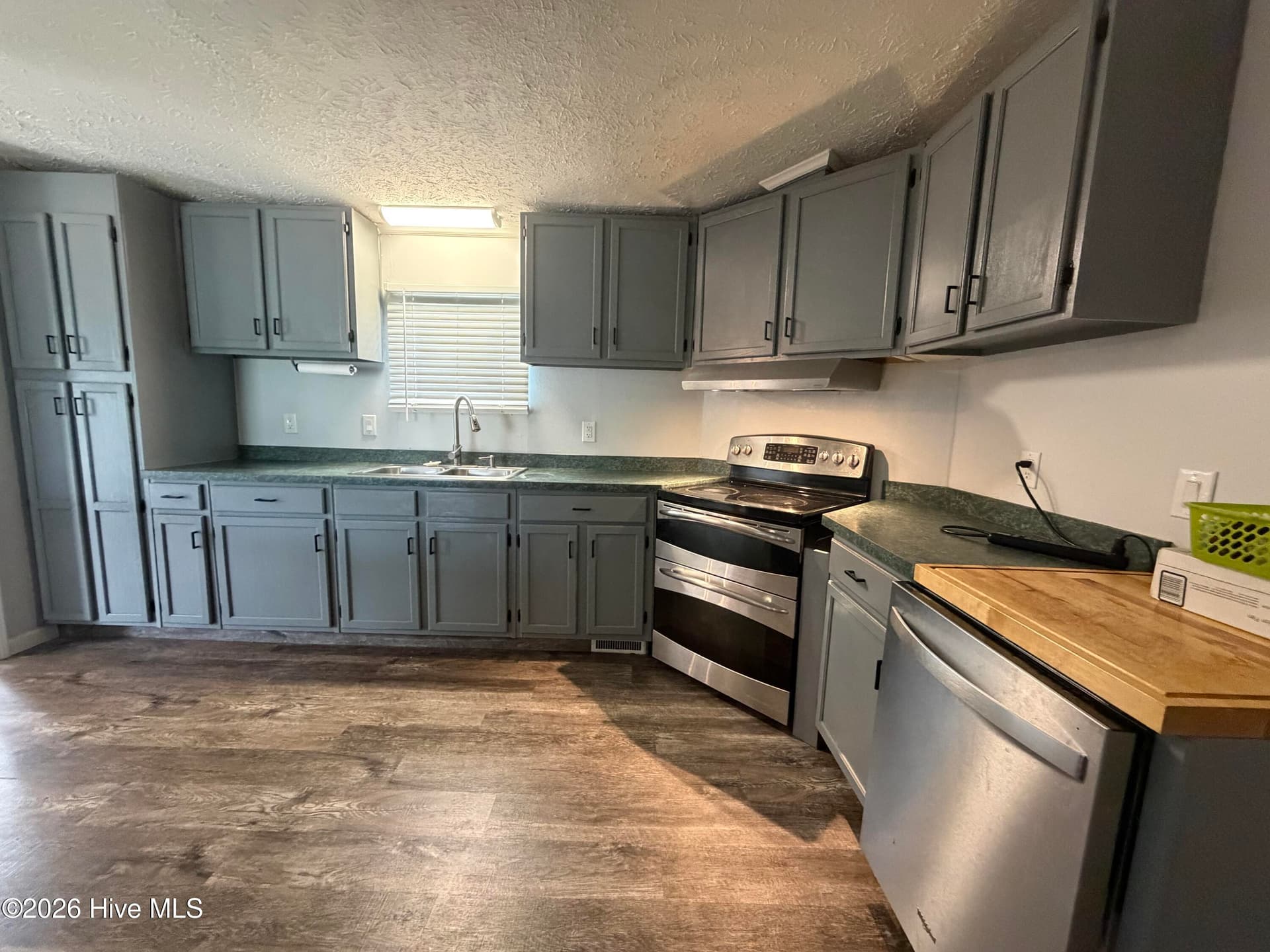 Manufactured Home at 3760 Sean Drive, La Grange, NC 28551, photo 14 of 55