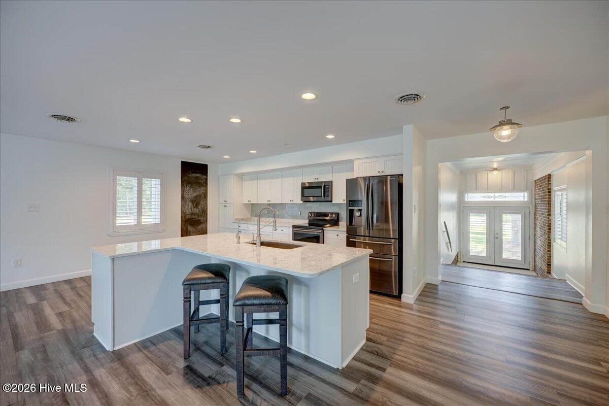 Single Family Residence at 5724 Gondolier Drive, New Bern, NC 28560, New Bern, photo 12 of 59