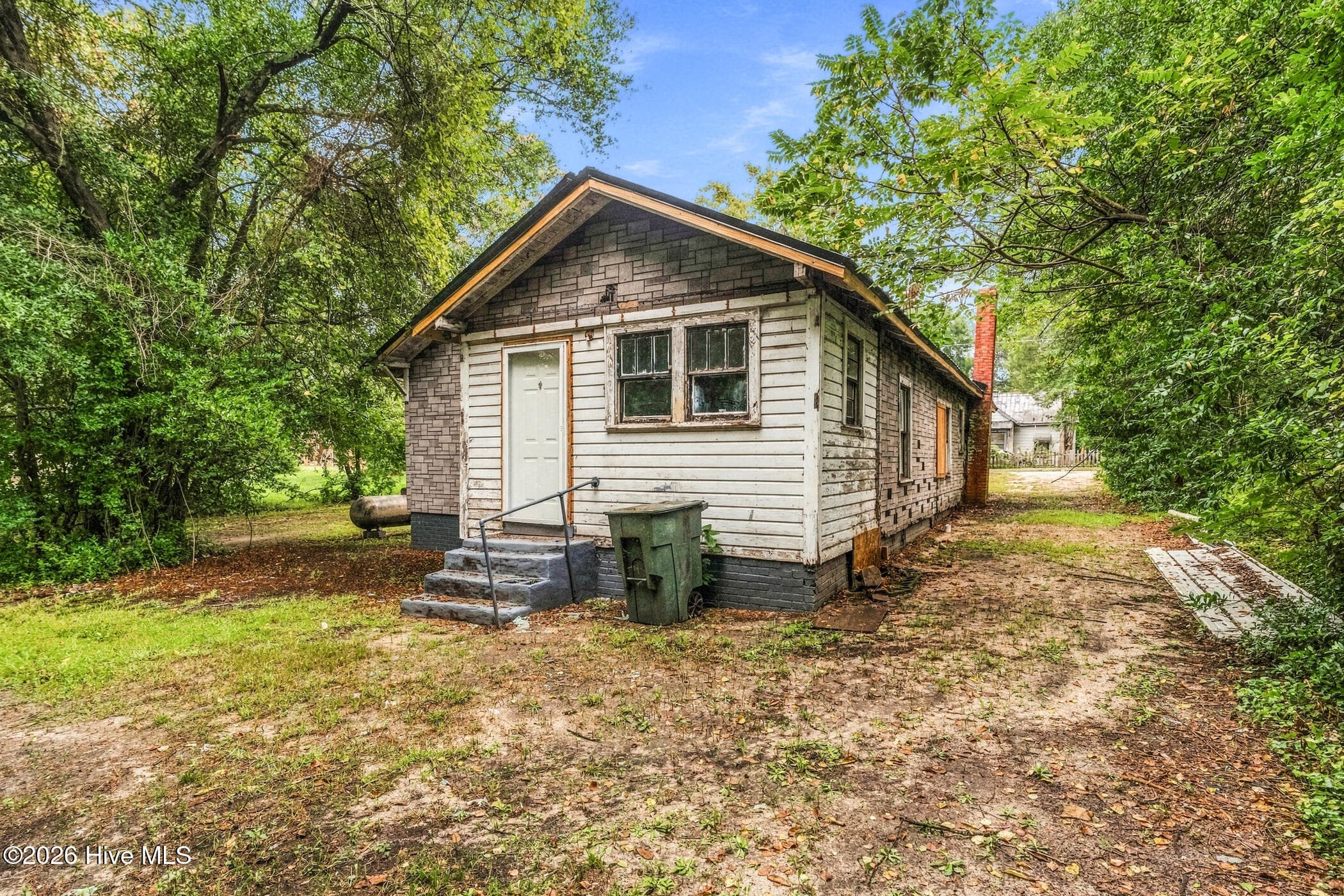 Single Family Residence at 309 Pine Street, Hamlet, NC 28345, photo 7 of 27