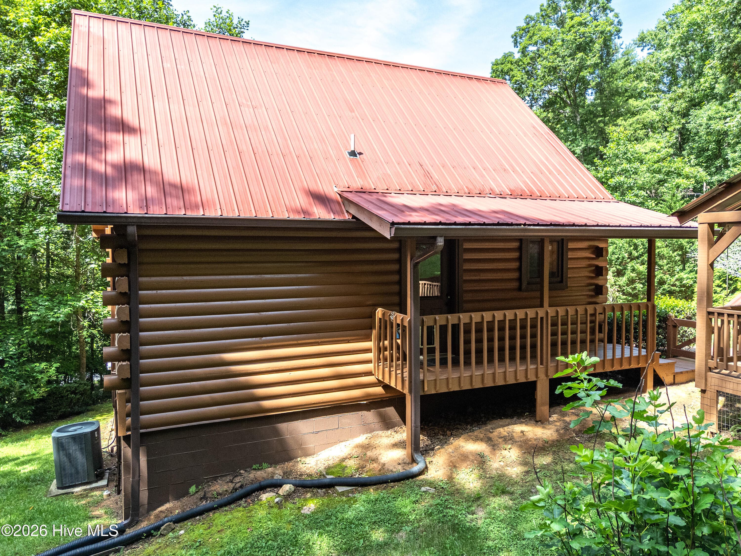 Single Family Residence at 44 Red Wolf Trail, Blairsville, GA 30512, photo 3 of 46
