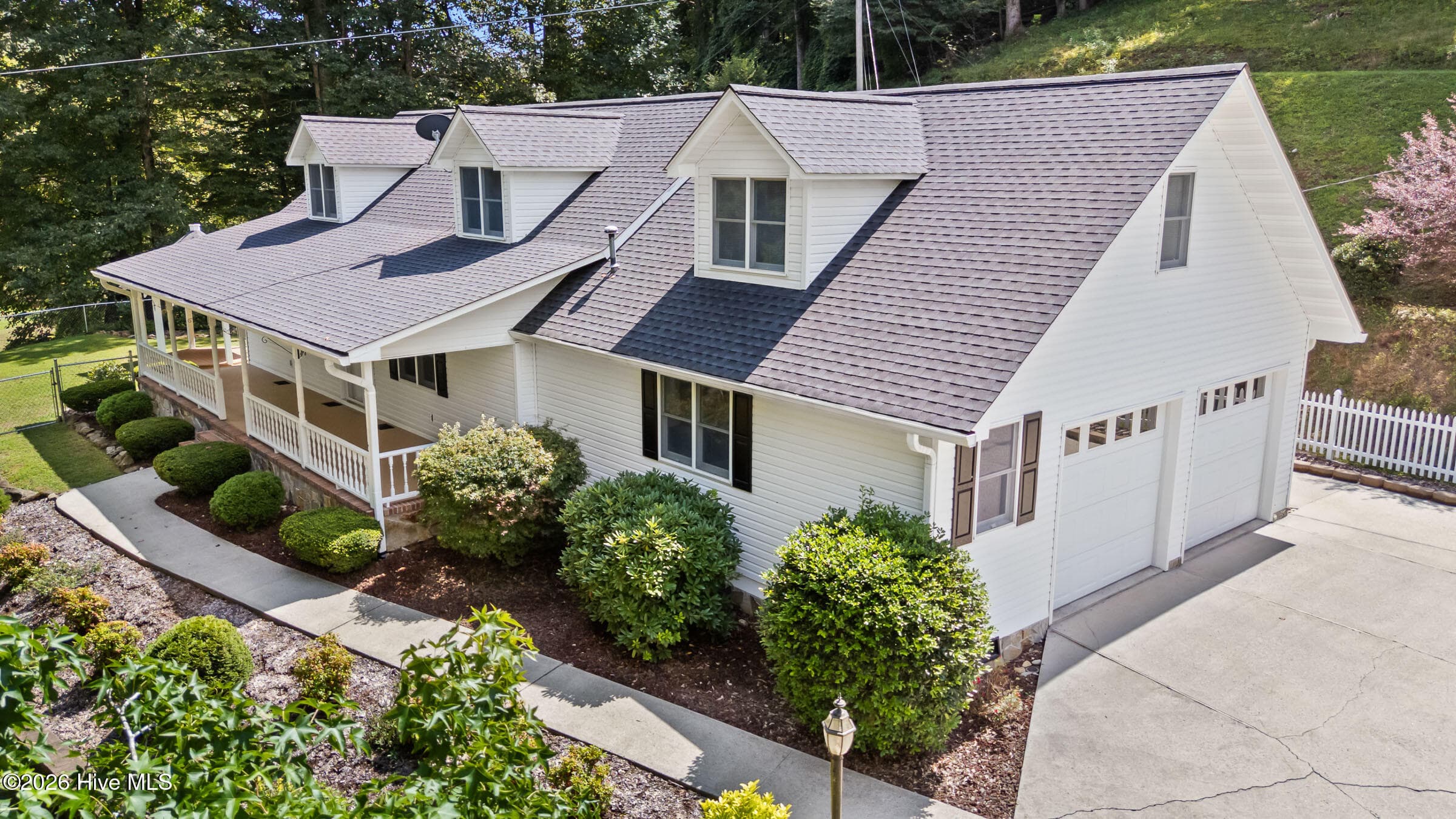 Single Family Residence at 21 Grand Ridge, Murphy, NC 28906, photo 2 of 86