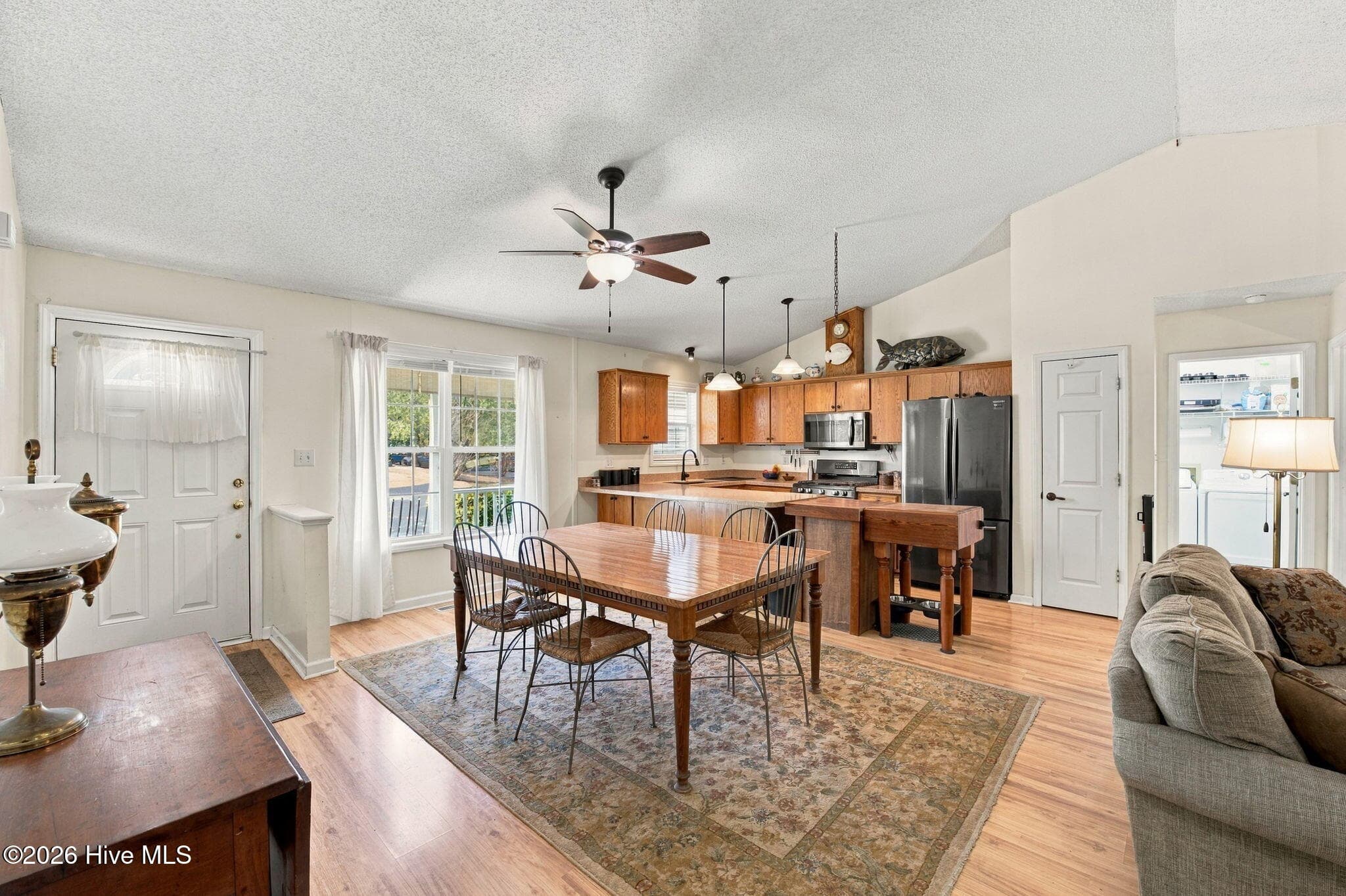 Single Family Residence at 3910 Yarmouth Road, New Bern, NC 28562, photo 14 of 40