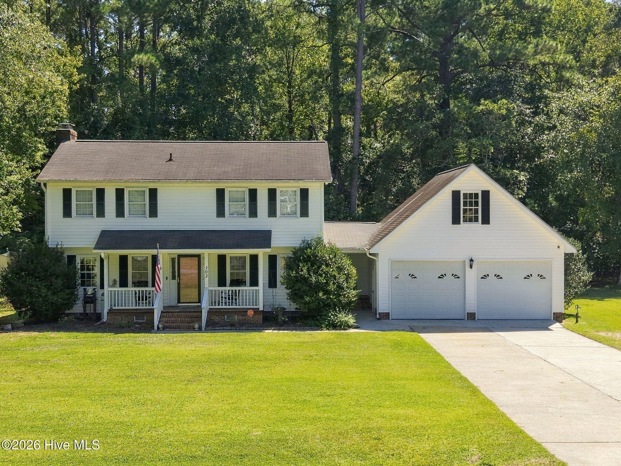 Single Family Residence at 202 Holyoke Drive, Washington, NC 27889, photo 2 of 41