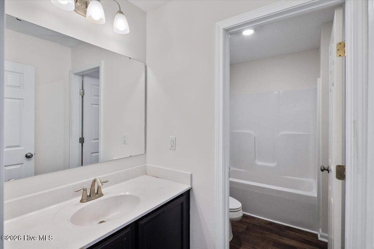 Full Bathroom Upstairs - 464 Denny Lane, Carthage, NC 28327