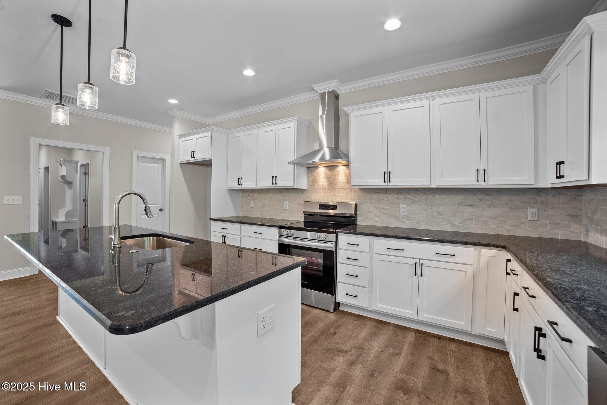 Photo of similar home - 3209 Honeysuckle Drive, Winterville, NC 28590