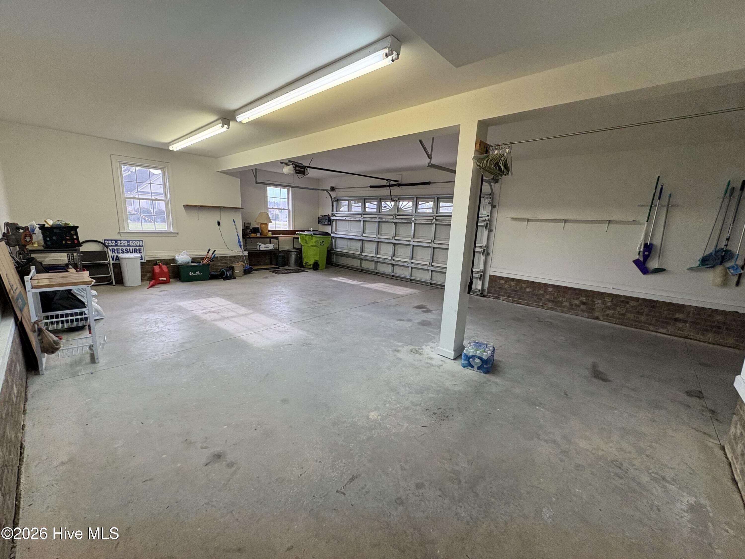 Oversized Garage - 168 Laura Drive, New Bern, NC 28562