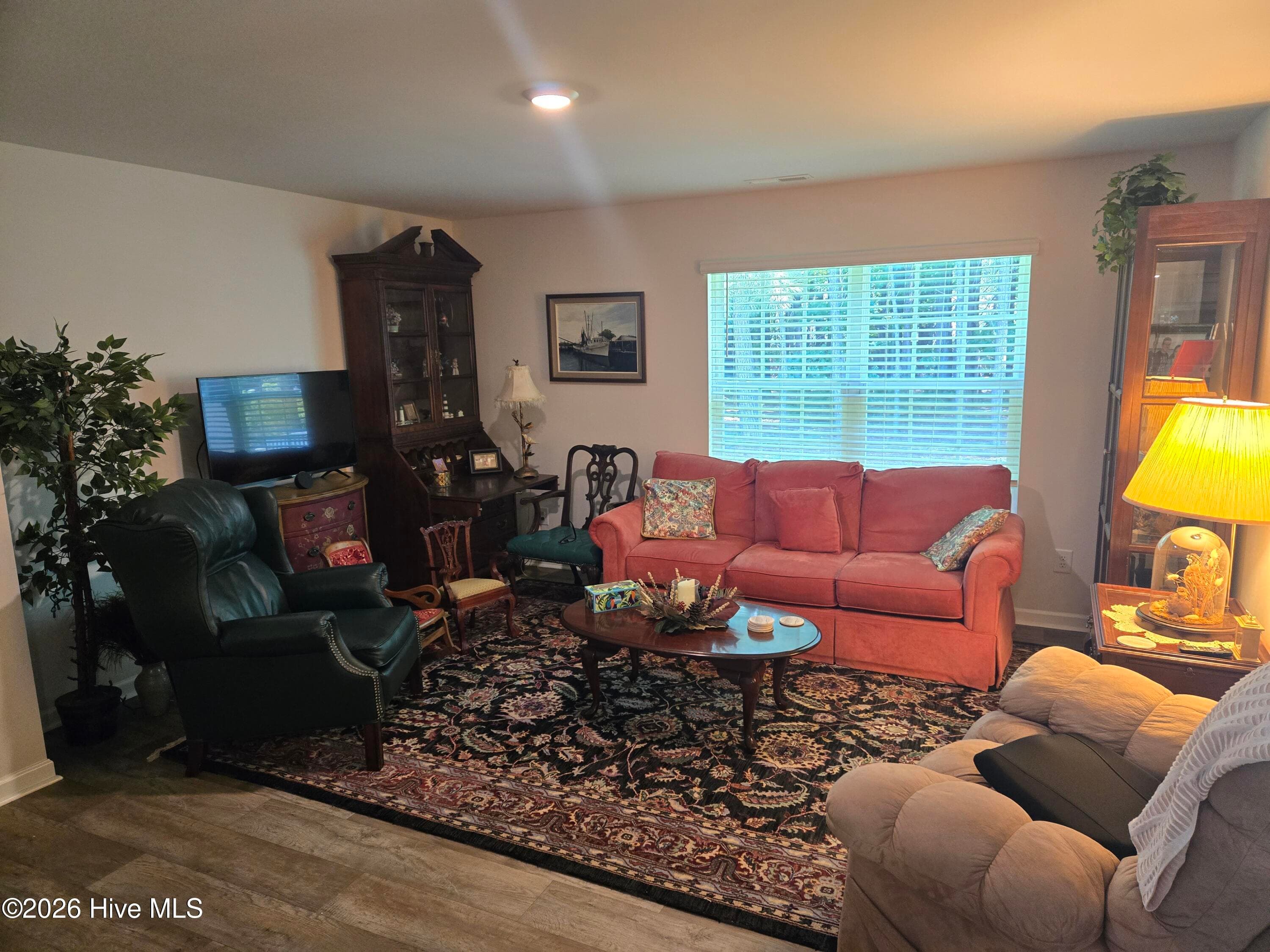 Single Family Residence at 301 Stratton Place, Washington, NC 27889, photo 6 of 12