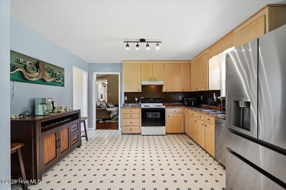 Kitchen - 110 Hilltop Drive, Four Oaks, NC 27524