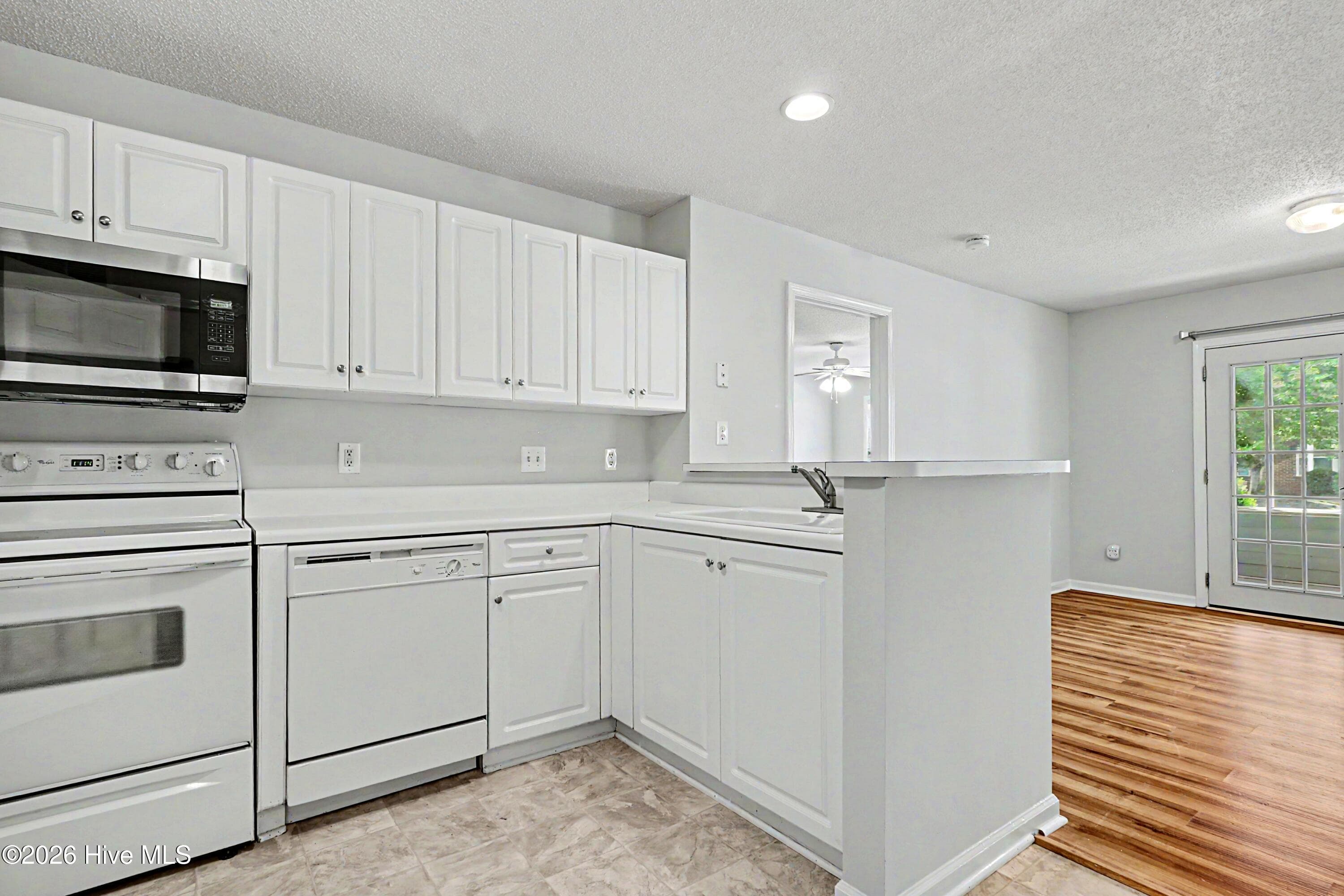 Condominium at 4140 Breezewood Drive Unit 104, Wilmington, NC 28412, photo 14 of 38