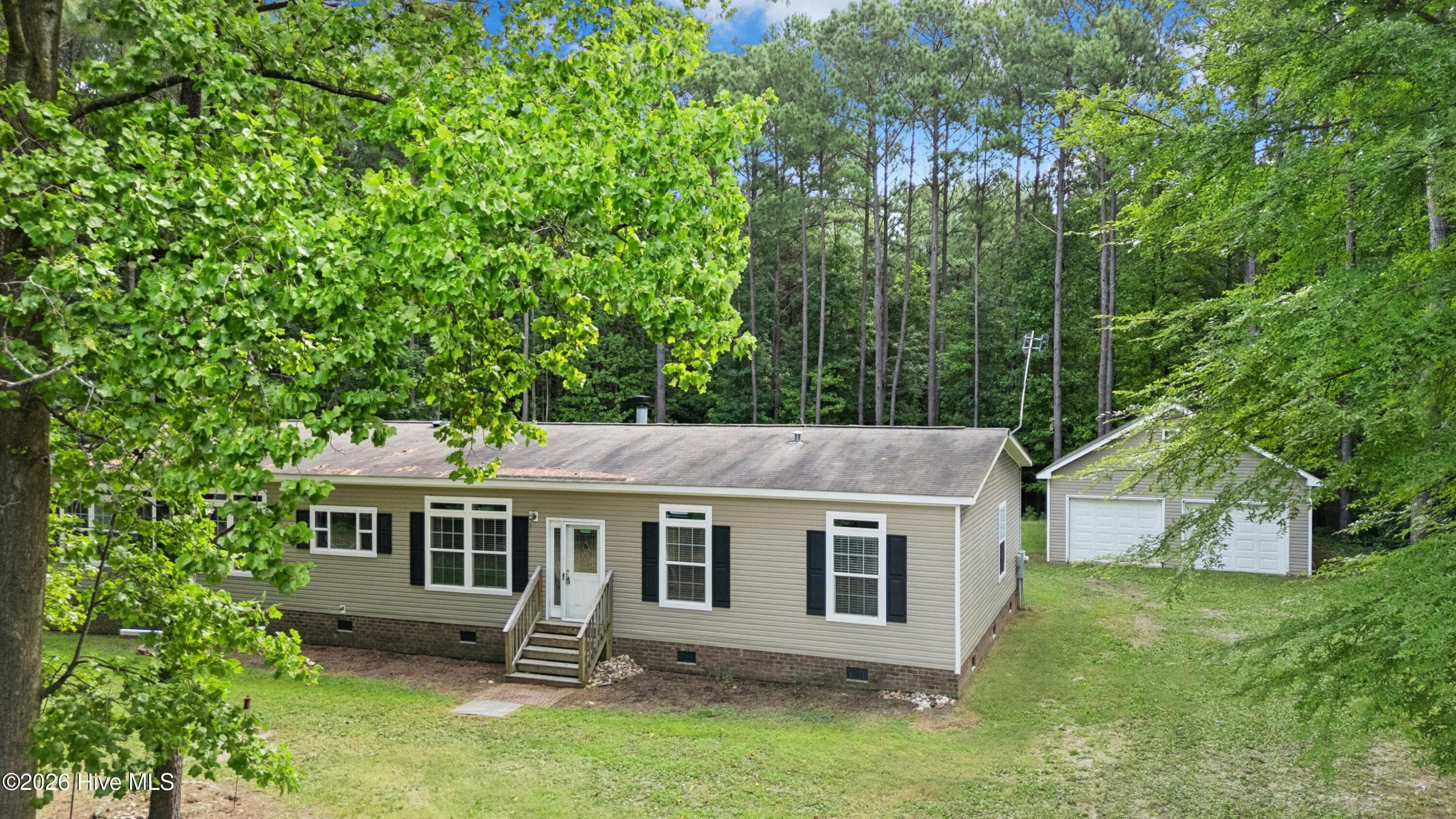 Manufactured Home at 8023 Tobiano Court, Lucama, NC 27851, photo 4 of 43