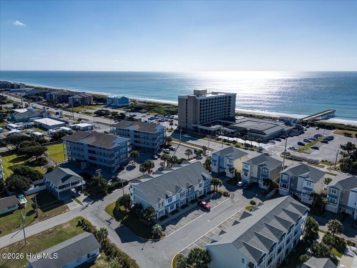With in walking distance to restaurants - 104 Pelican Drive H, Atlantic Beach, NC 28512