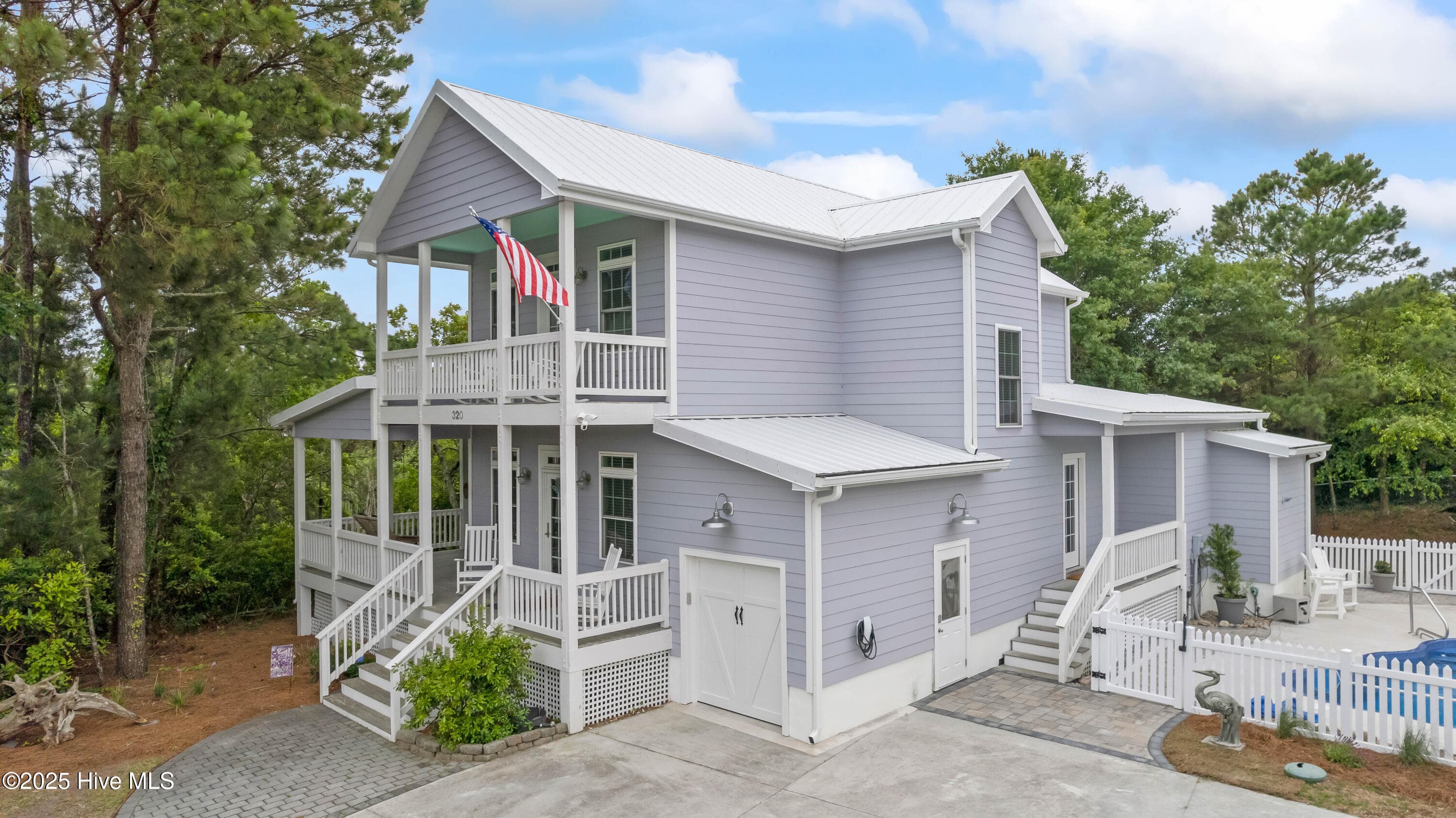 320 Governor Safford Lane, Emerald Isle, NC 28594