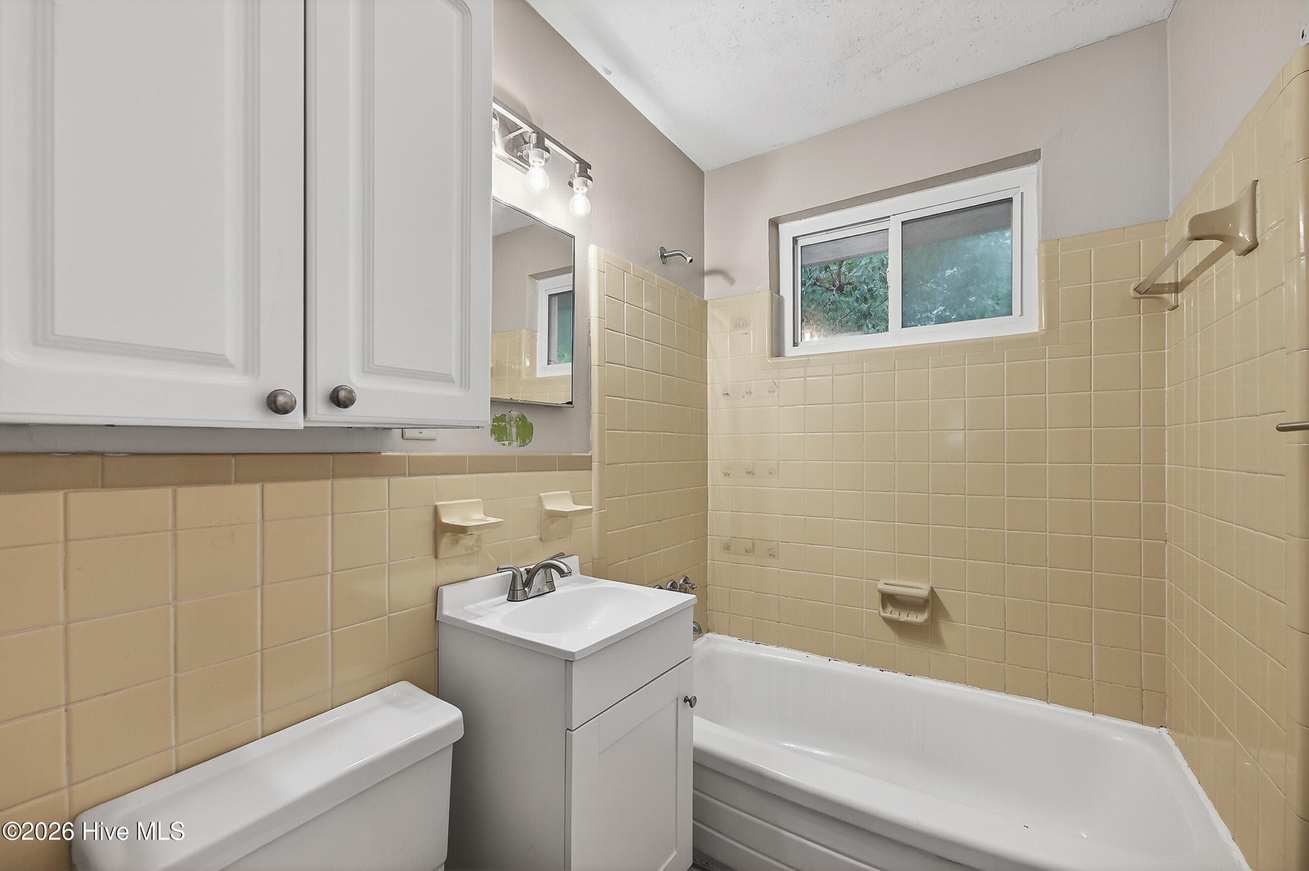 Single Family Residence at 12 Barksdale Drive, Jacksonville, NC 28540, photo 11 of 26