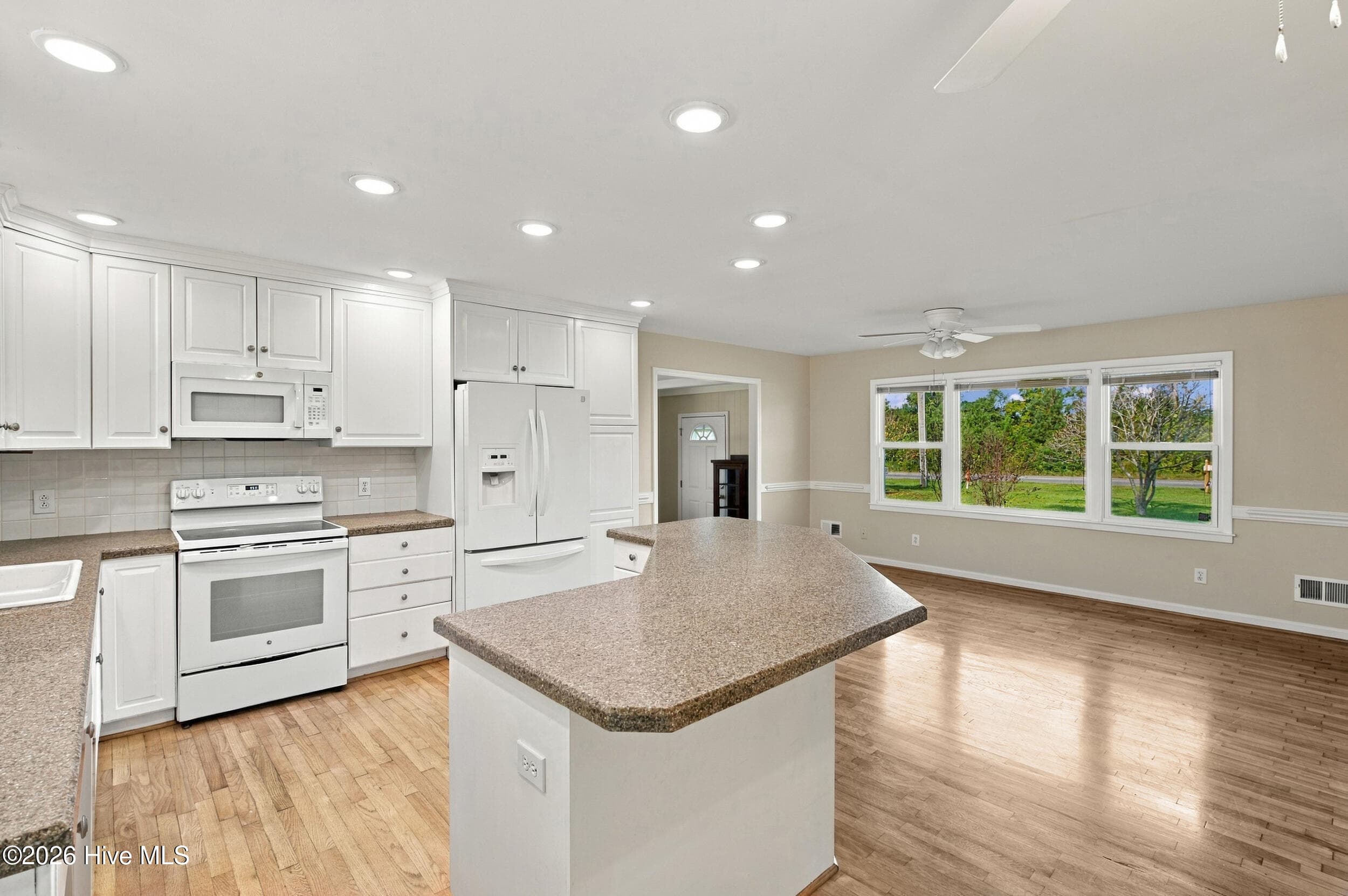 Single Family Residence at 1650 N Kerr Avenue, Wilmington, NC 28405, Wilmington, photo 3 of 38