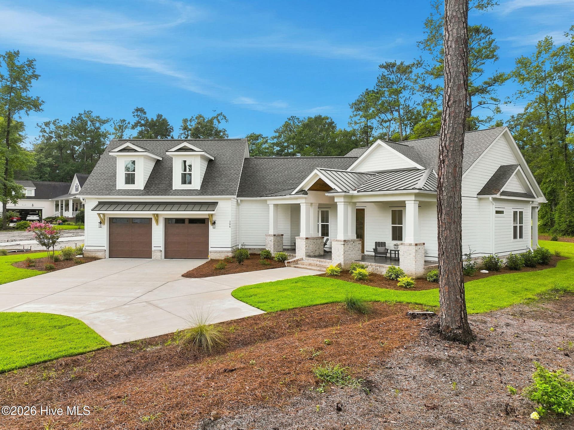 Single Family Residence at 208 E Winding Way, Wallace, NC 28466, photo 3 of 94