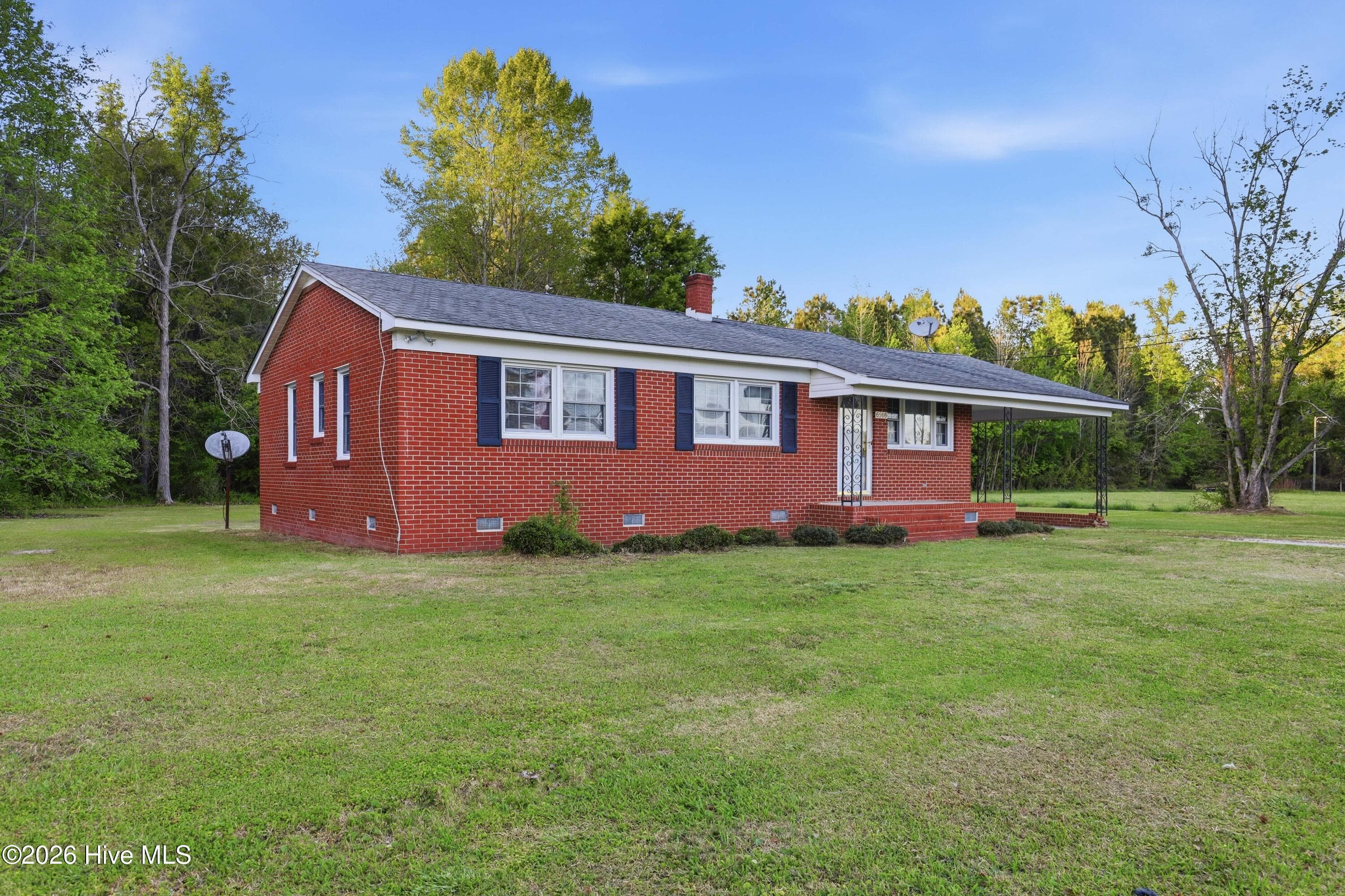 Single Family Residence at 6566 Hwy 41 W, Trenton, NC 28585, photo 4 of 29