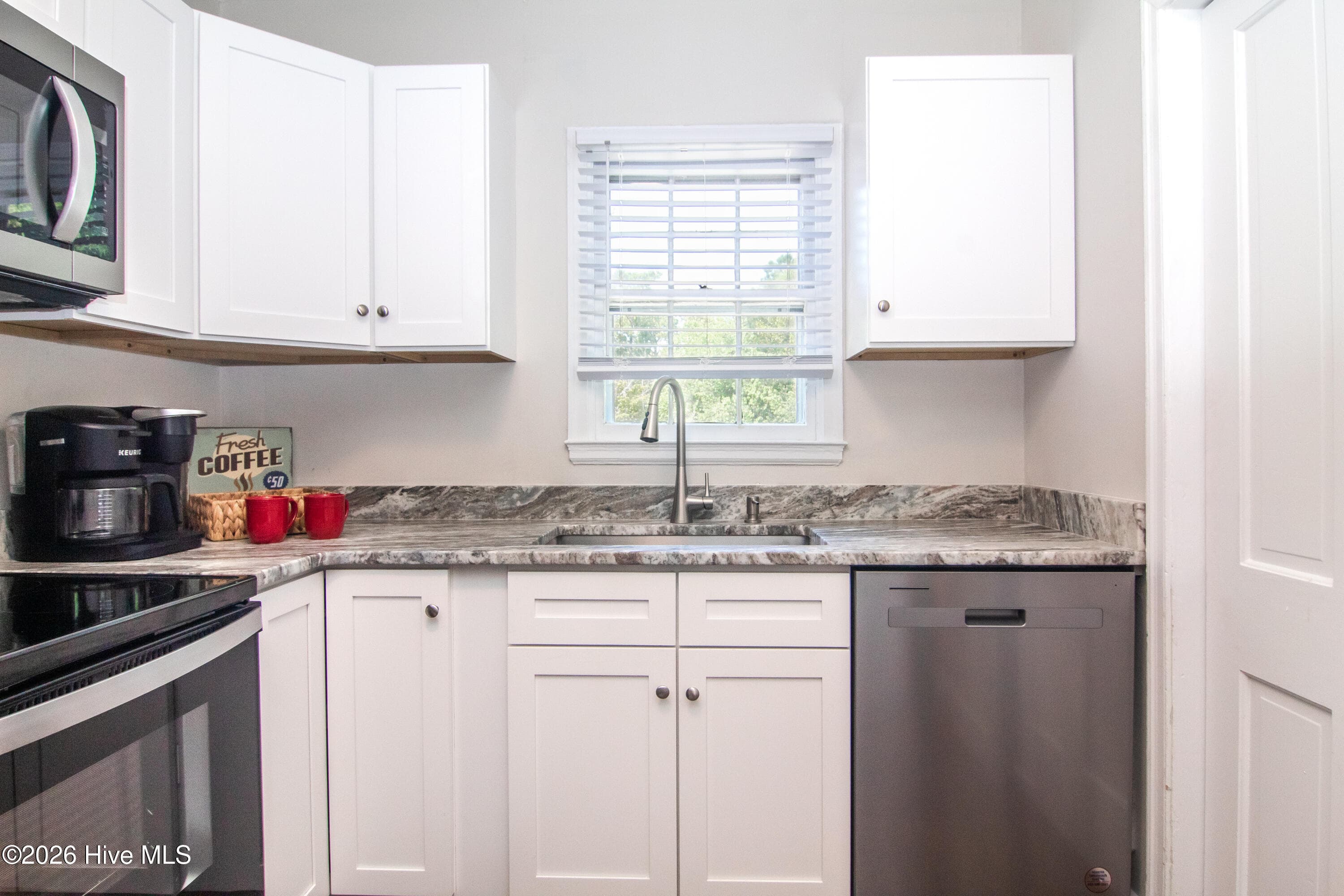 Single Family Residence at 3116 Camden Circle, Wilmington, NC 28403, photo 14 of 39