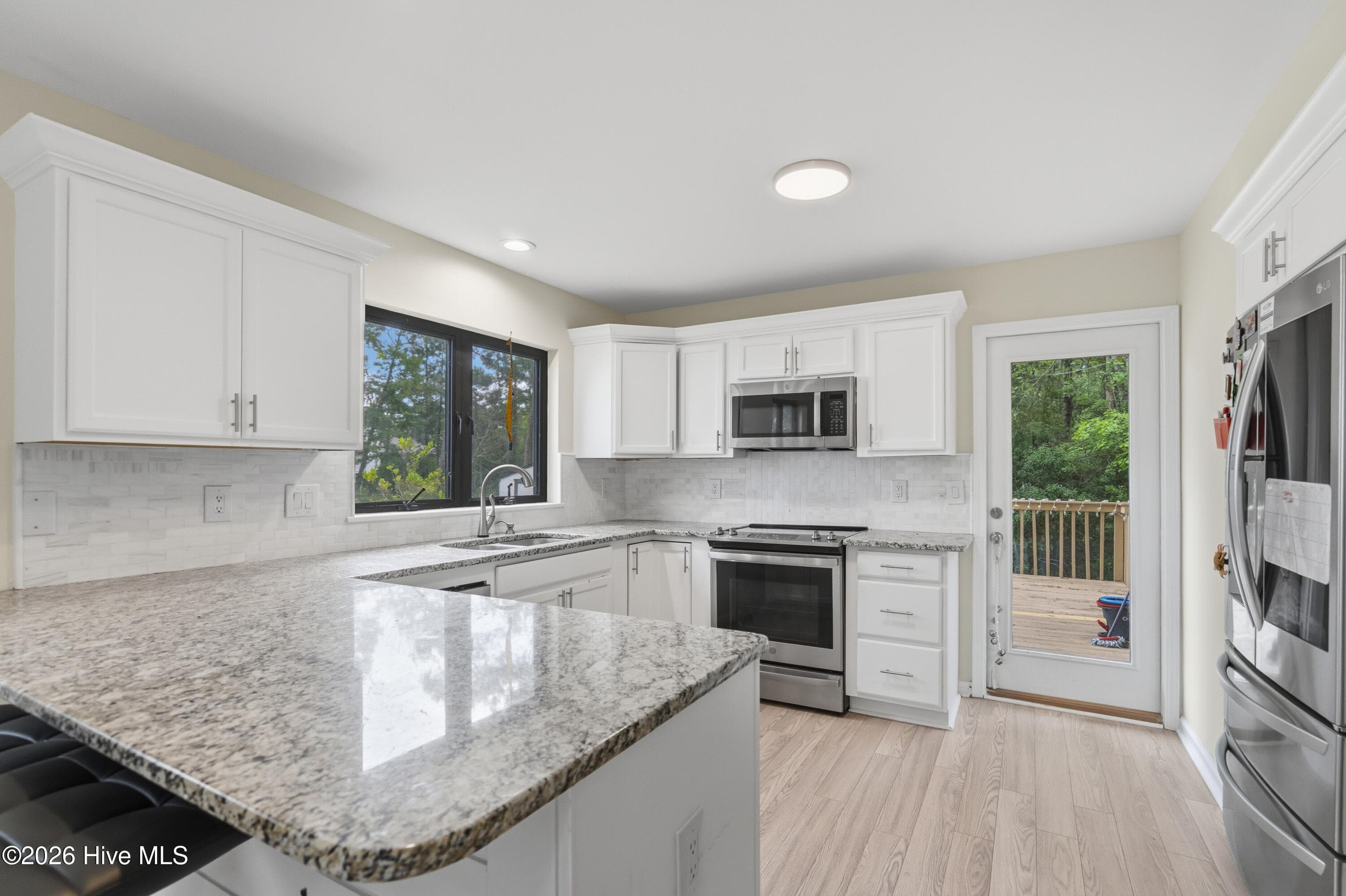 Single Family Residence at 2321 Caracara Drive, New Bern, NC 28560, photo 7 of 23