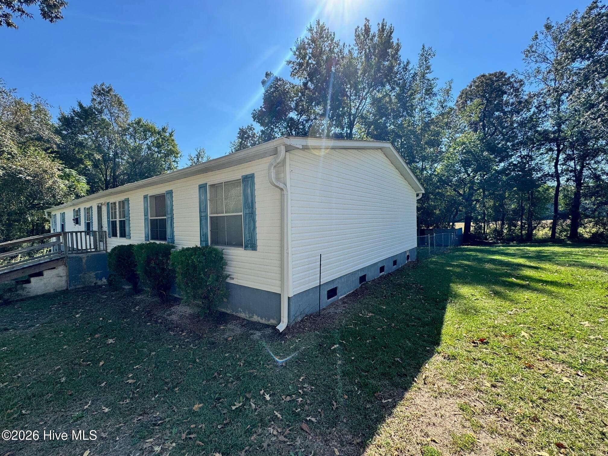 Manufactured Home at 3205 Deanswood Drive, Kinston, NC 28504, Kinston, photo 2 of 19