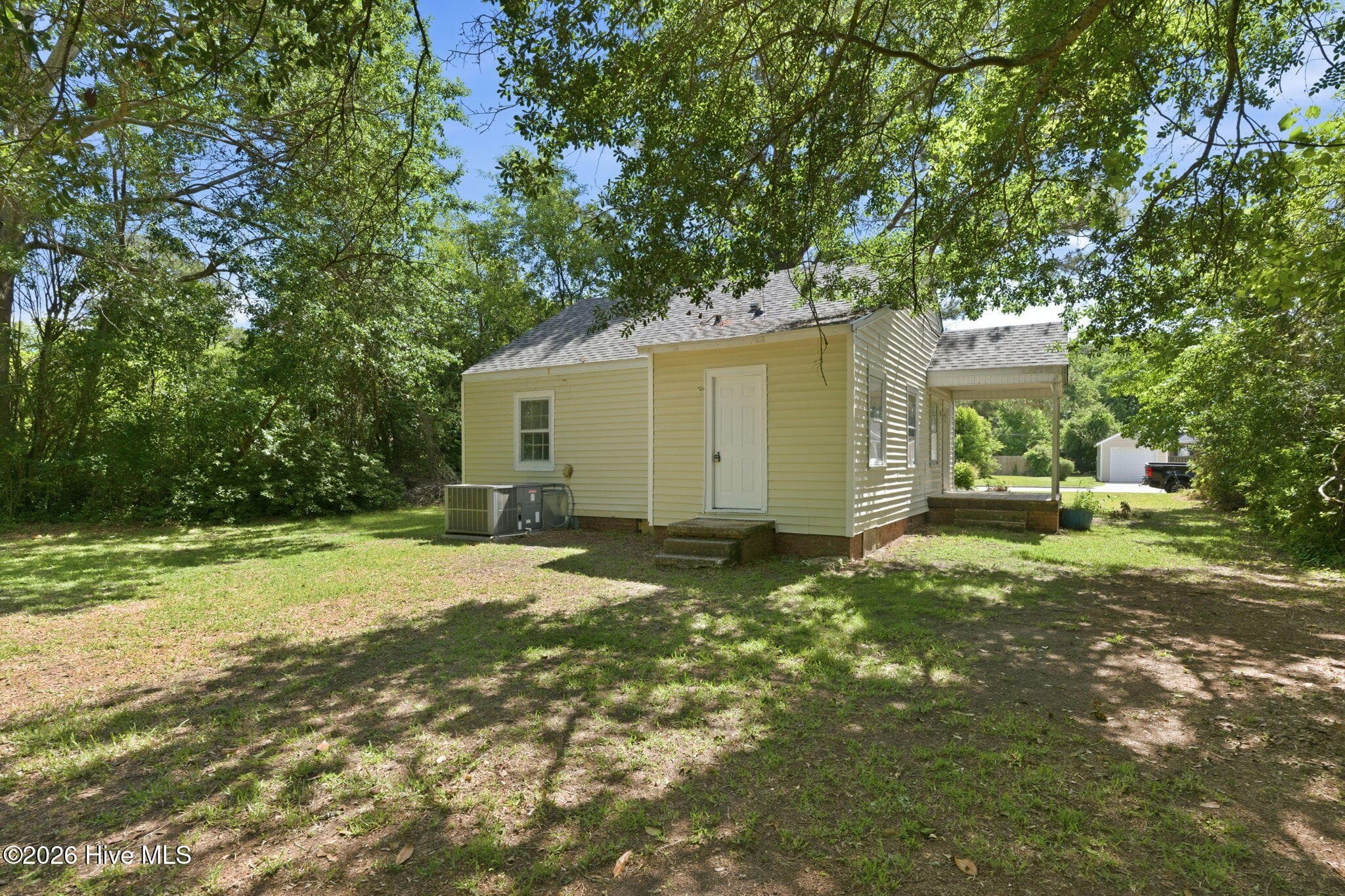 Single Family Residence at 1610 Queen Anne Lane, New Bern, NC 28560, New Bern, photo 20 of 35
