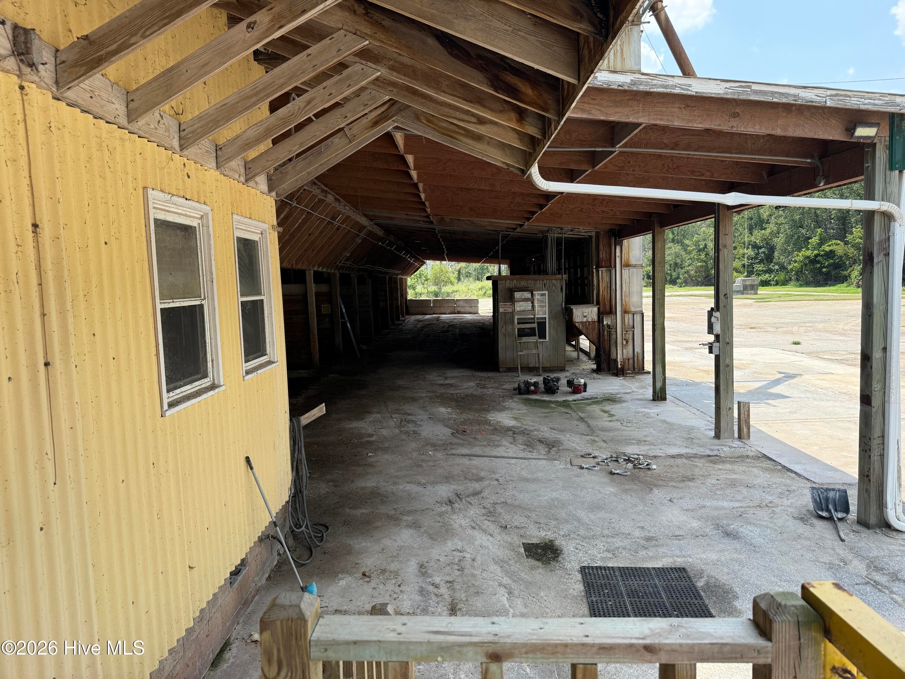 28536 Us 264 Highway E, Belhaven, NC 27810