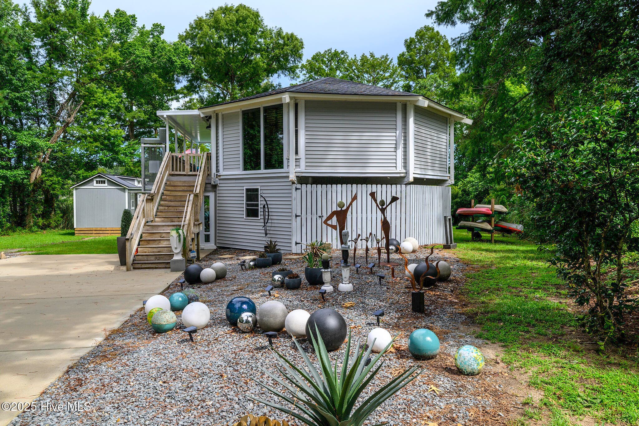 Single Family Residence at 210 Gangplank Road, New Bern, NC 28562, photo 11 of 86