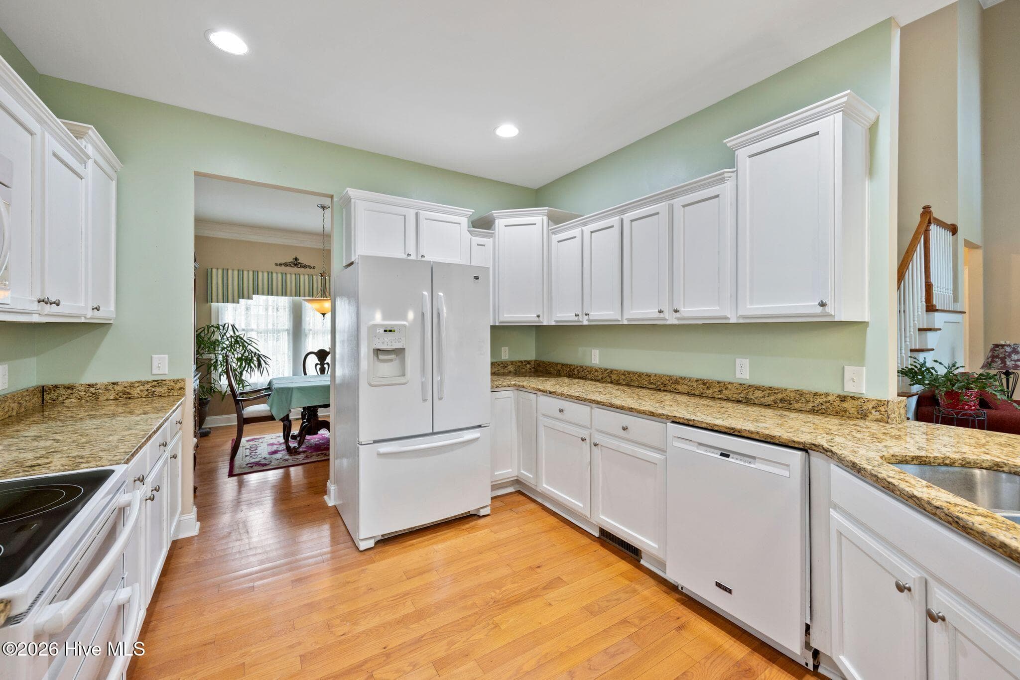 Popular side-by-side w/freezer on the bottom of refrigerator. - 1620 Golfers Ridge Drive SE, Bolivia, NC 28422