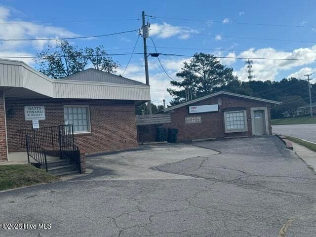 Office at 500 Ward Boulevard, Wilson, NC 27893, photo 2 of 9