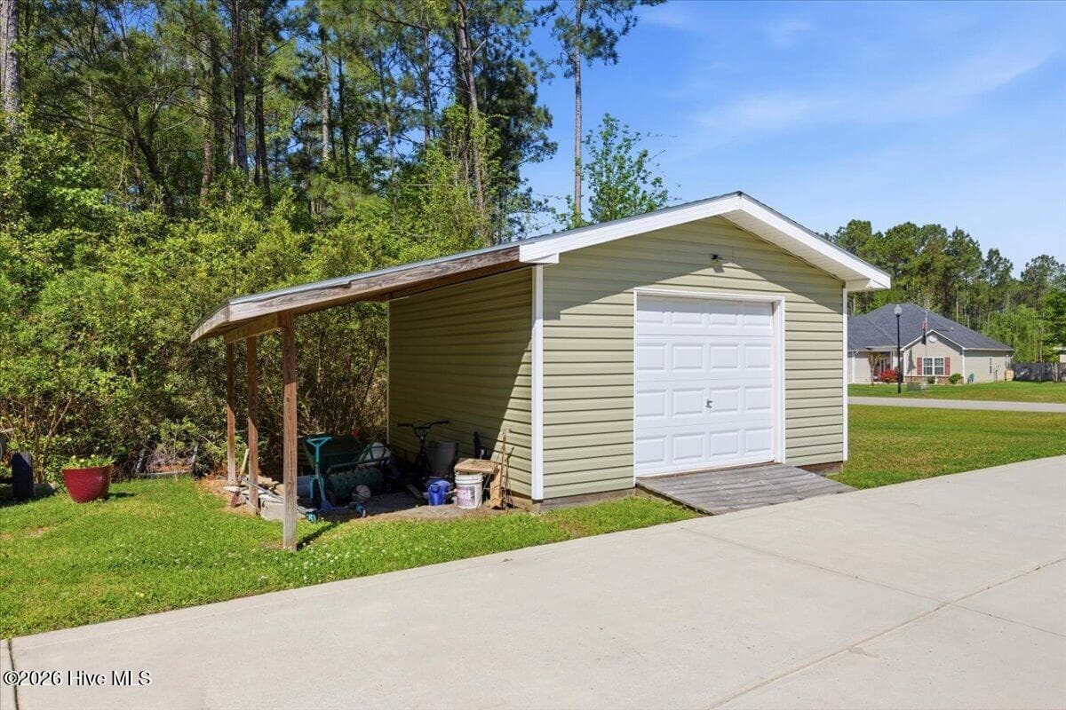 Single Family Residence at 111 W Huckleberry Way, Rocky Point, NC 28457, photo 40 of 52