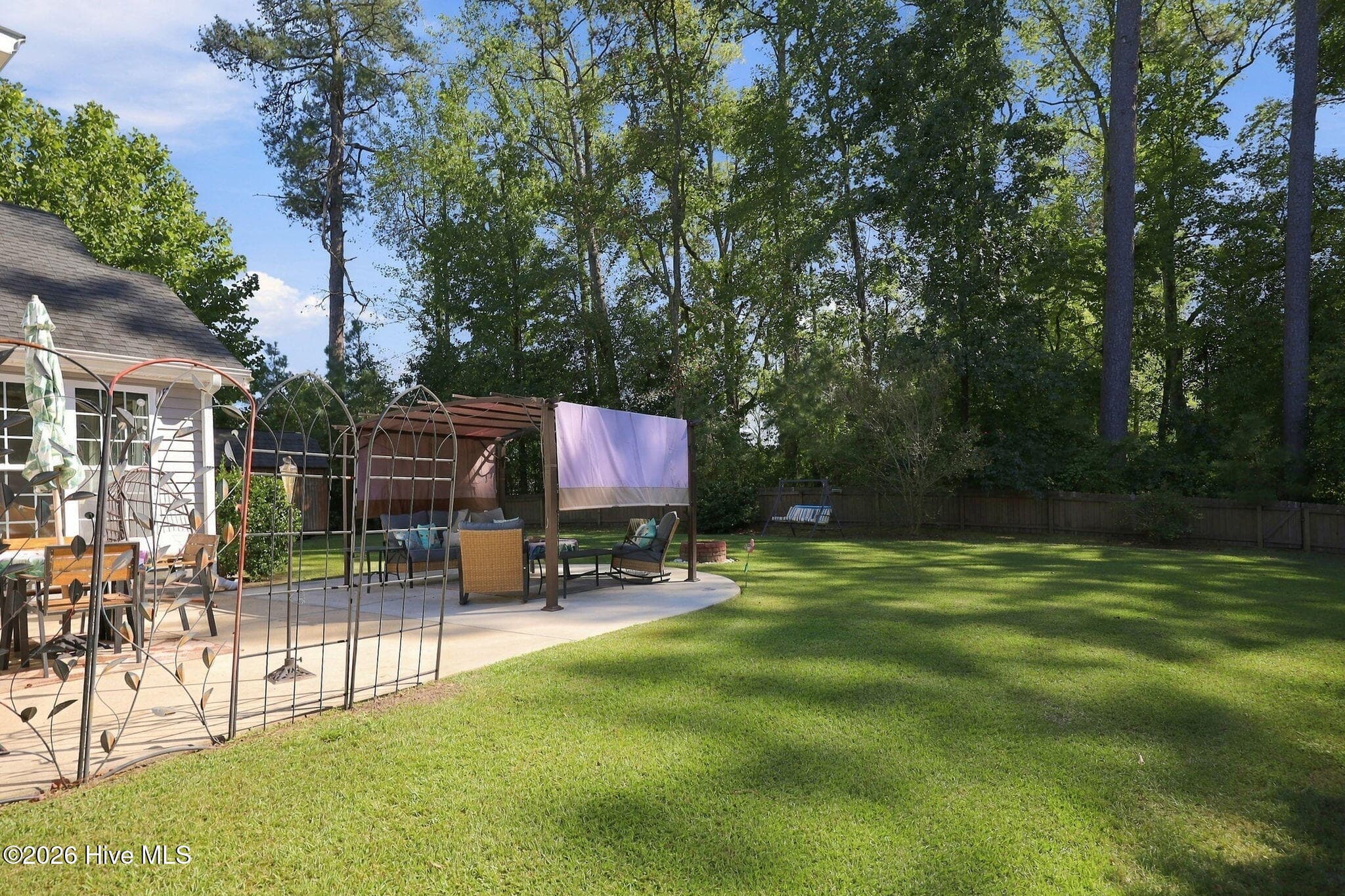 Single Family Residence at 613 Rockland Drive, Greenville, NC 27858, photo 4 of 5