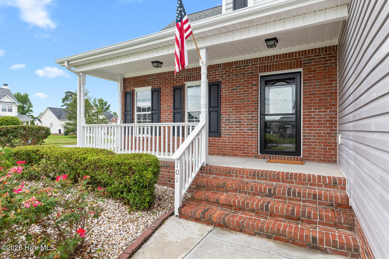 Single Family Residence at 101 New Castle Drive, Jacksonville, NC 28540, photo 3 of 33