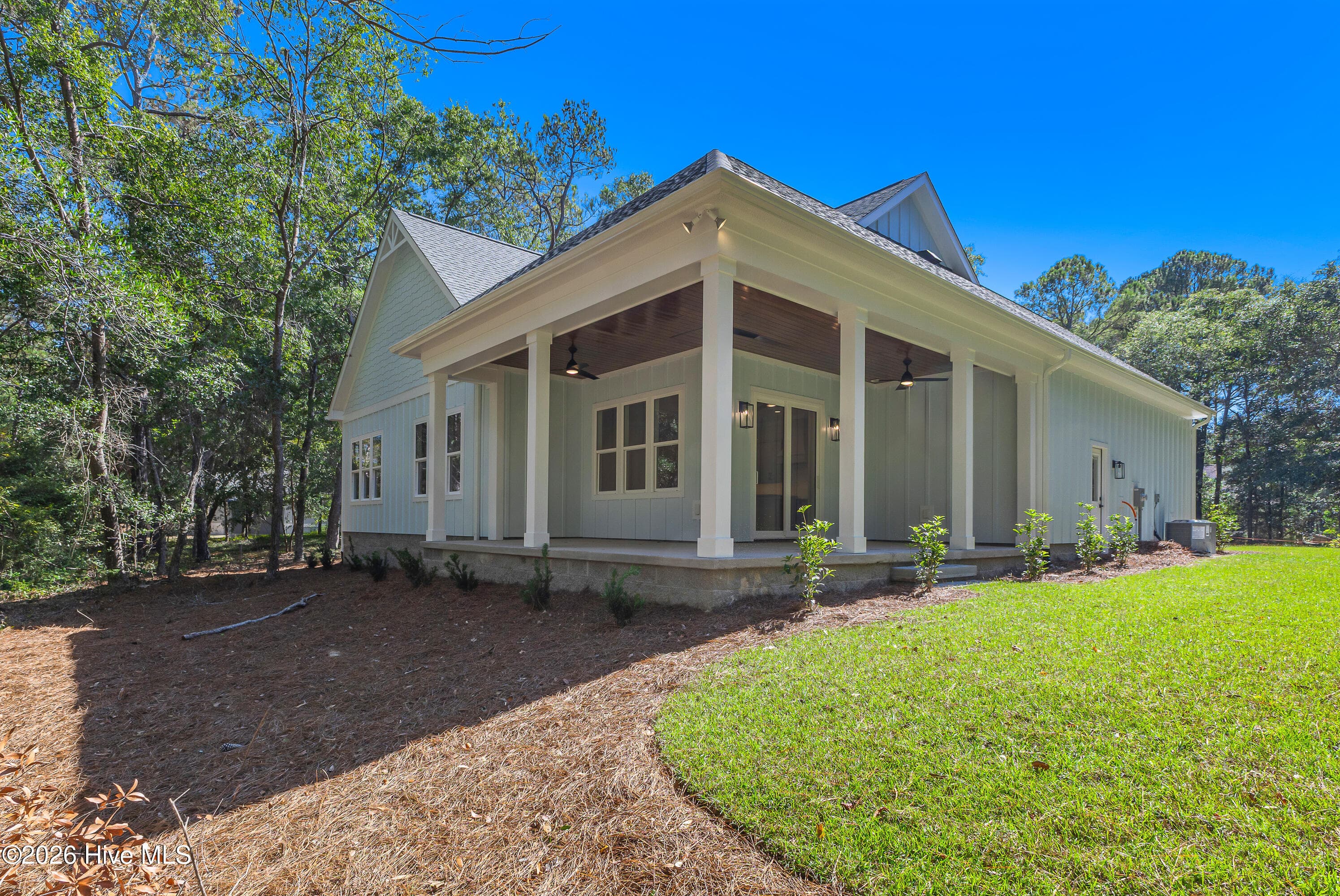 Single Family Residence at 634 Pelican Circle SE, Bolivia, NC 28422, photo 4 of 95
