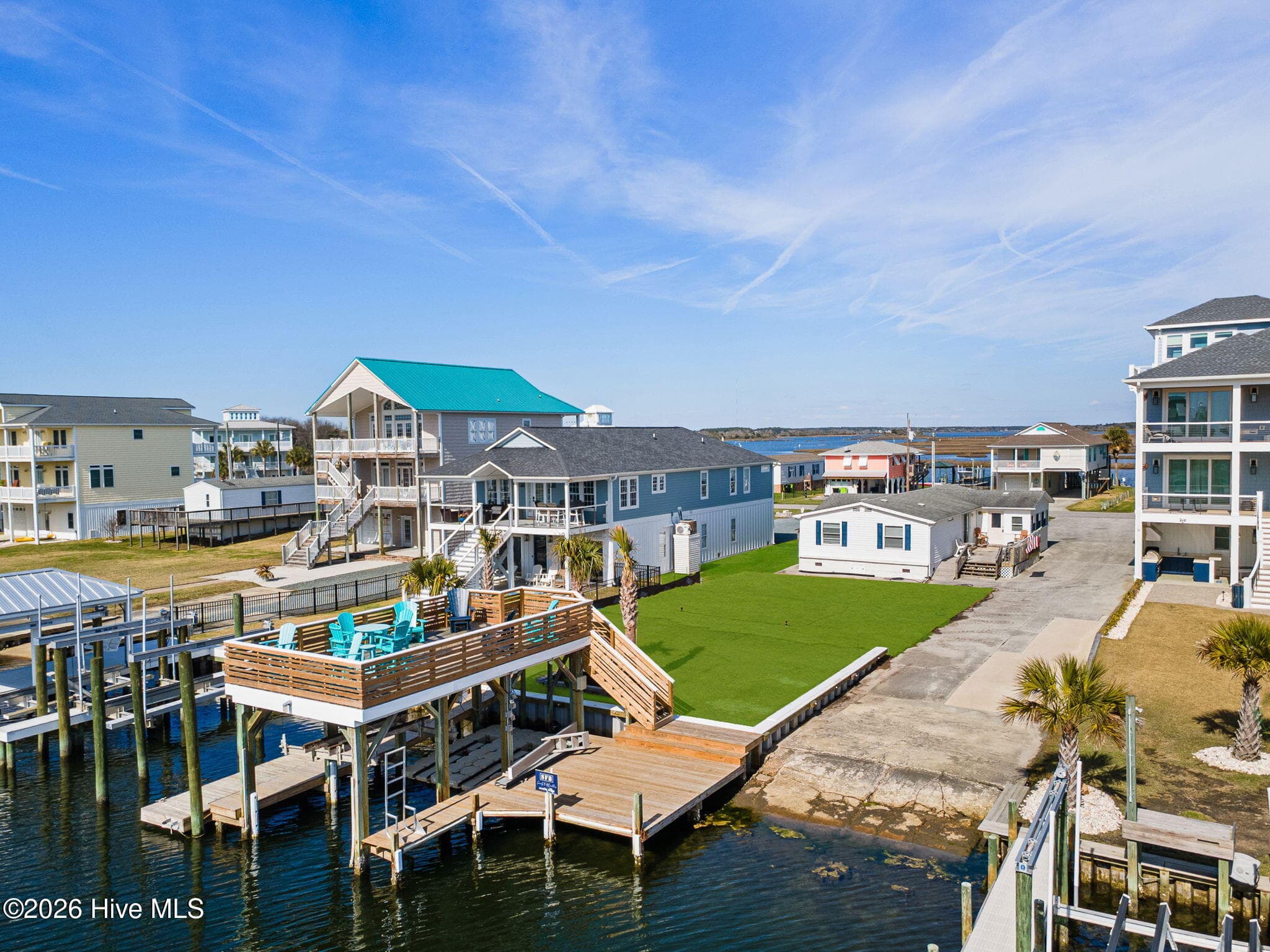 9105 W 9th Street, Surf City, NC 28445