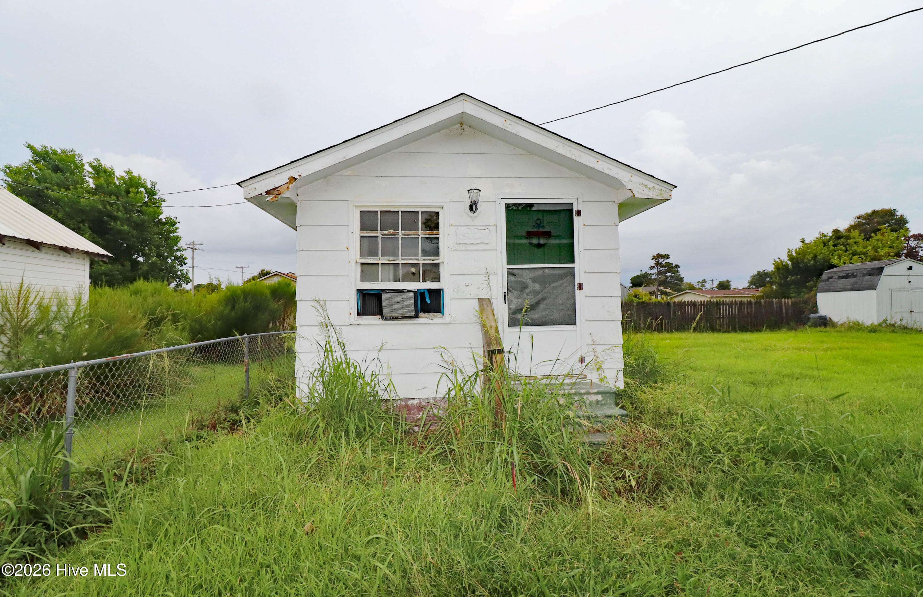 Manufactured Home at 115 Canal Drive, Harkers Island, NC 28531, photo 14 of 61
