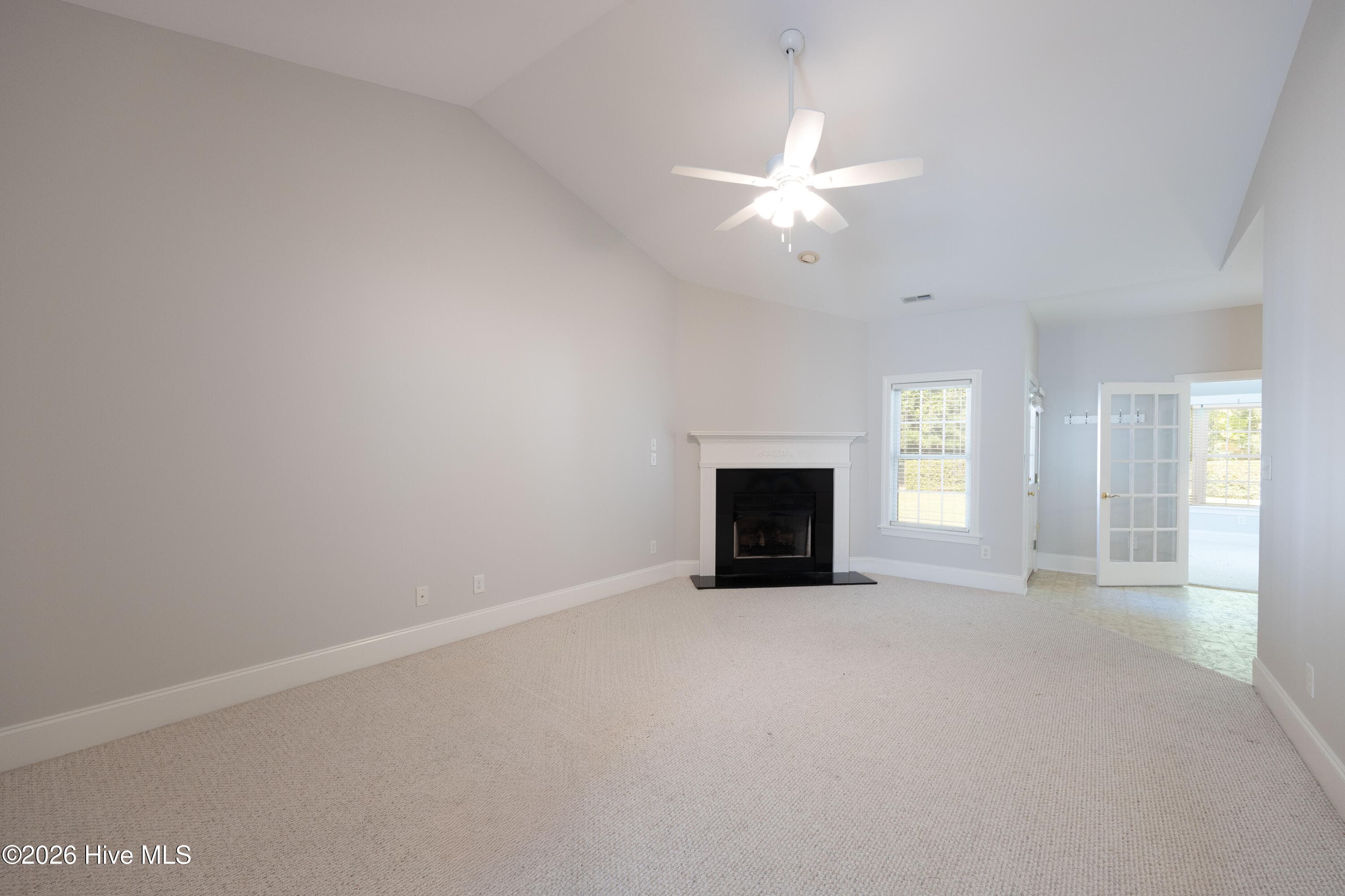 Single Family Residence at 207 Inda Way, Washington, NC 27889, Washington, photo 7 of 41