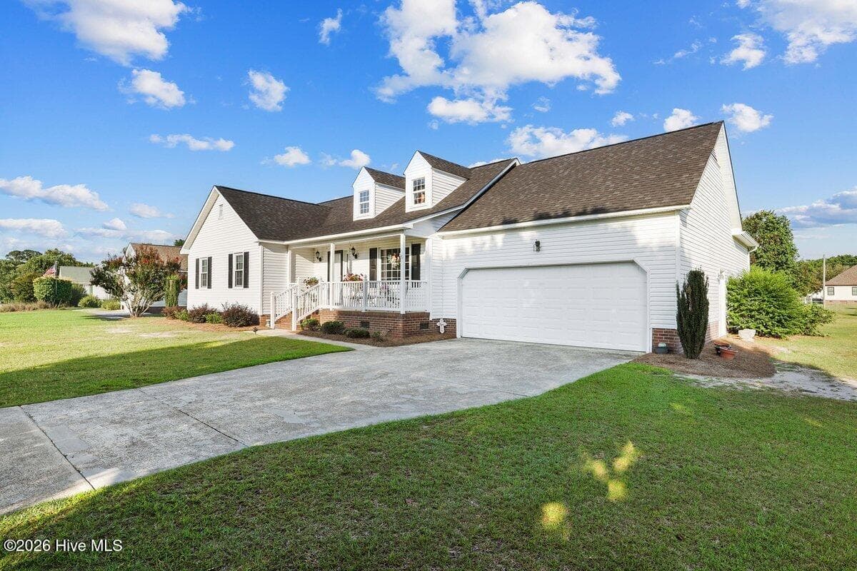 Single Family Residence at 114 Trappers Run Drive, Goldsboro, NC 27530, photo 4 of 53
