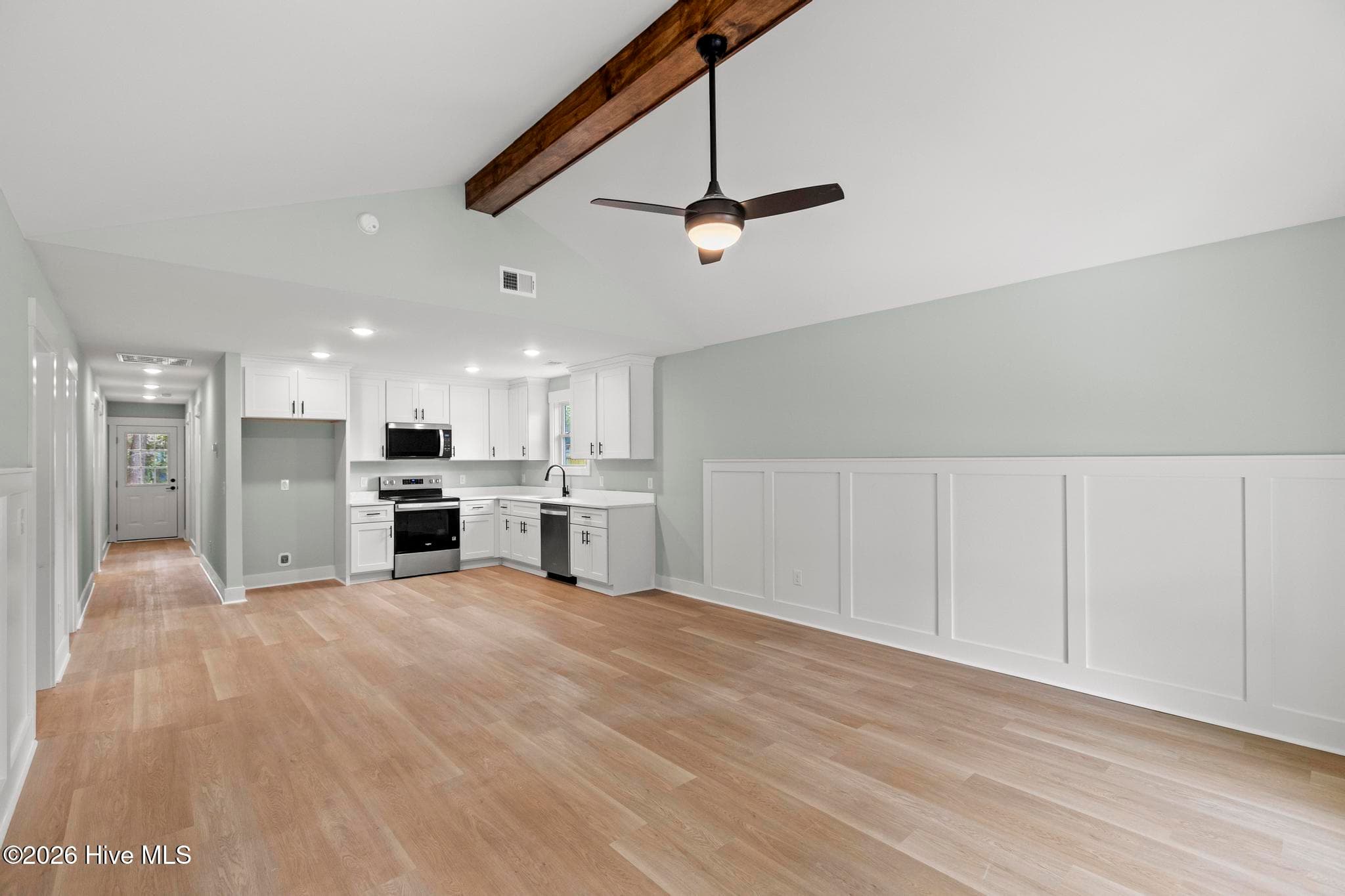 Single Family Residence at 302 Pine Court, Hampstead, NC 28443, photo 16 of 91