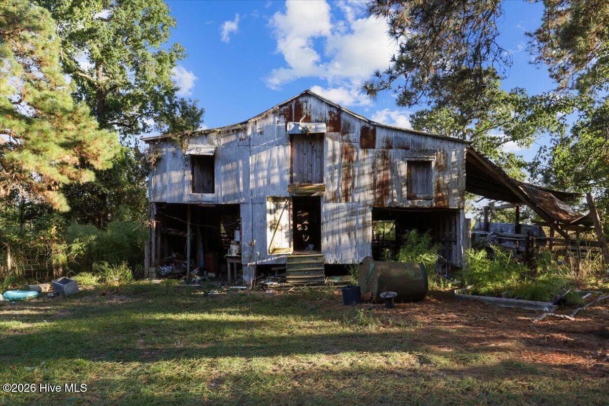 Single Family Residence at 462 Camp Trailee Road, Dudley, NC 28333, photo 6 of 43