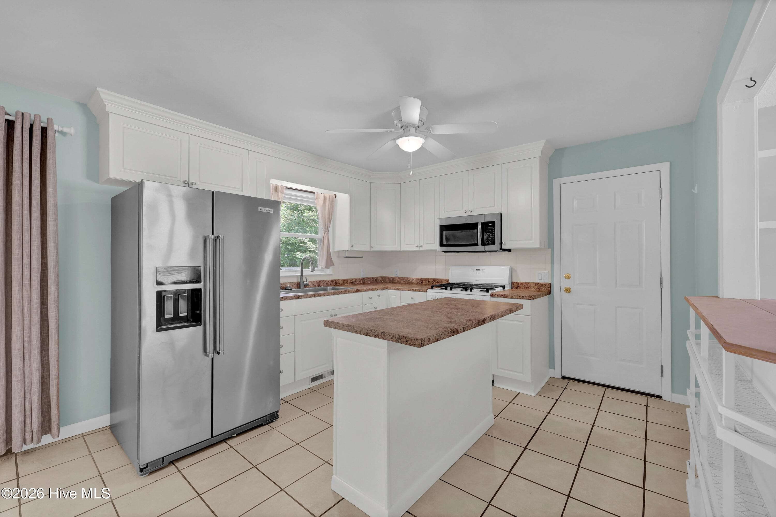Single Family Residence at 3309 Winston Boulevard, Wilmington, NC 28403, photo 11 of 31
