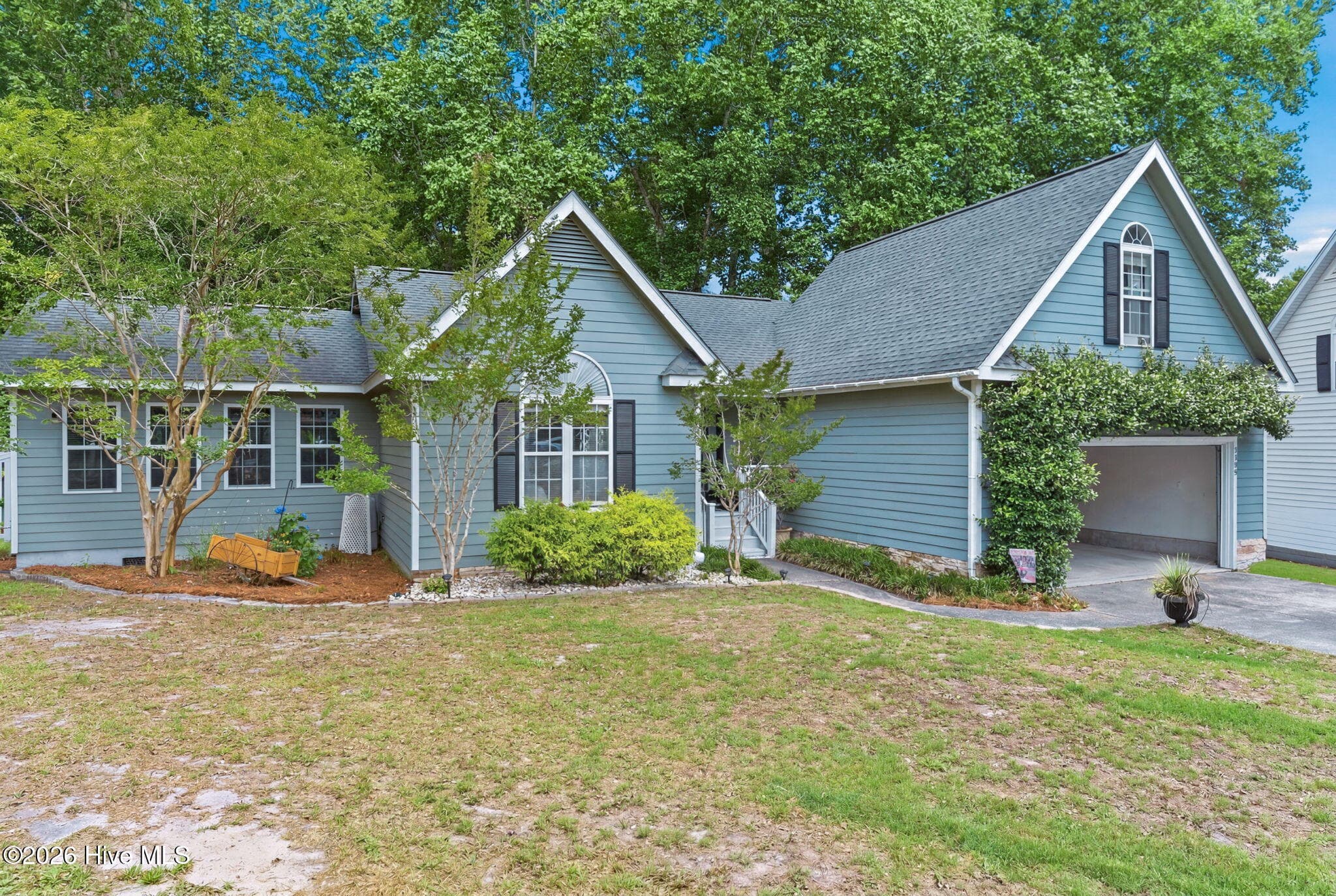 Mature Landscaping - 9184 Seaside Landing SW, Calabash, NC 28467