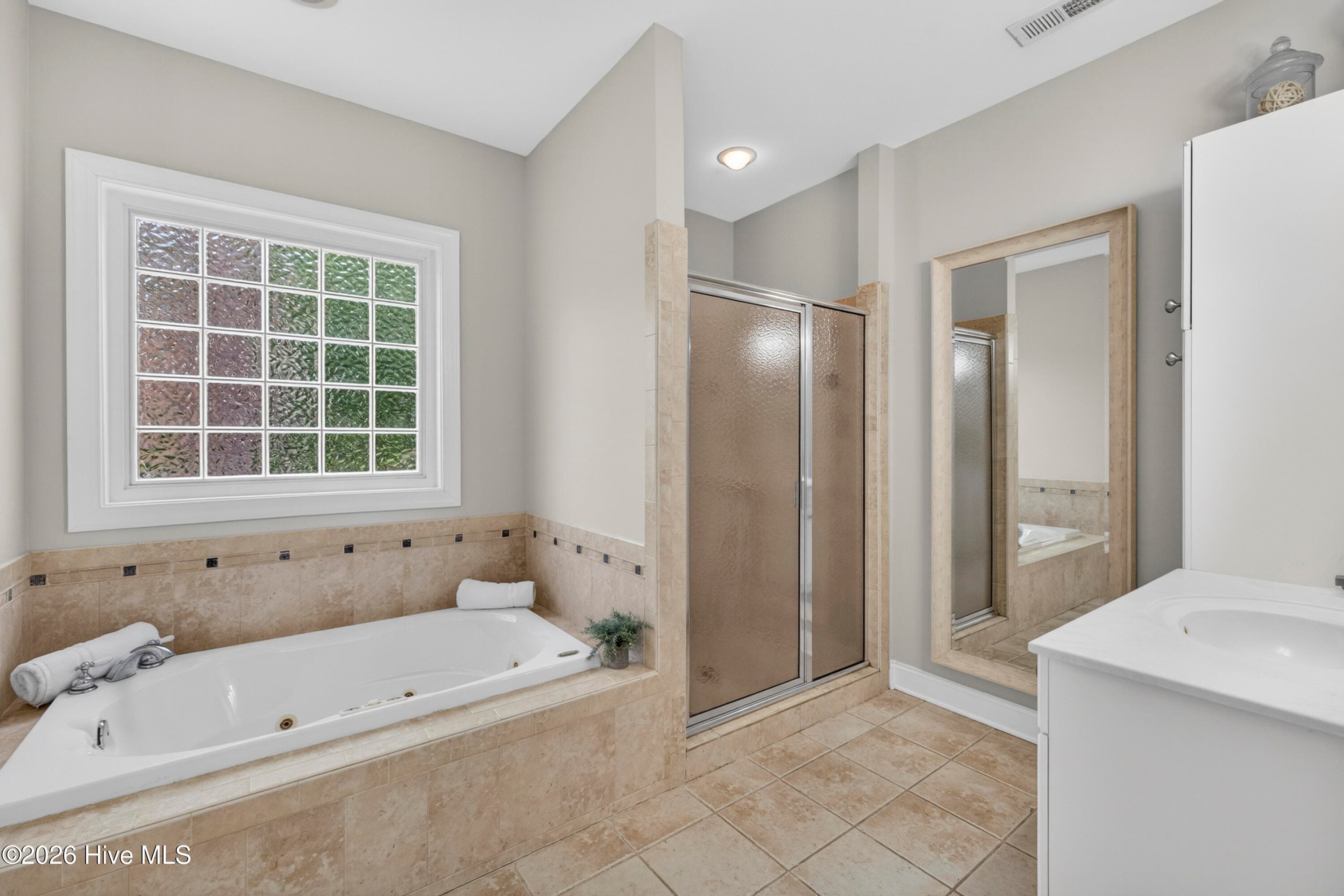 Single Family Residence at 8900 Champion Hills Drive, Wilmington, NC 28411, photo 39 of 87