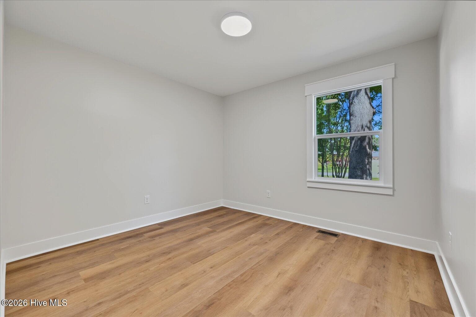 Single Family Residence at 345 Scottsdale Drive, Wilmington, NC 28411, photo 3 of 3
