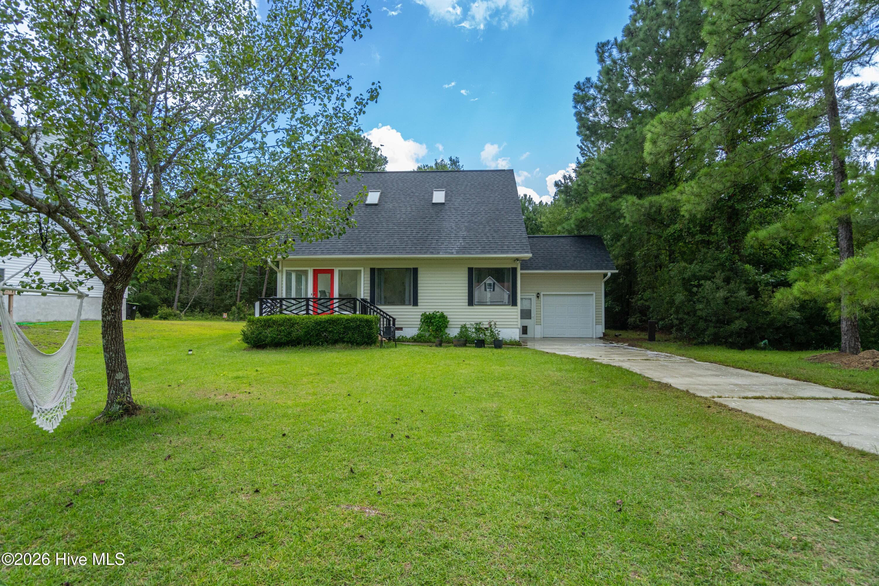 Single Family Residence at 2321 Caracara Drive, New Bern, NC 28560, photo 2 of 23