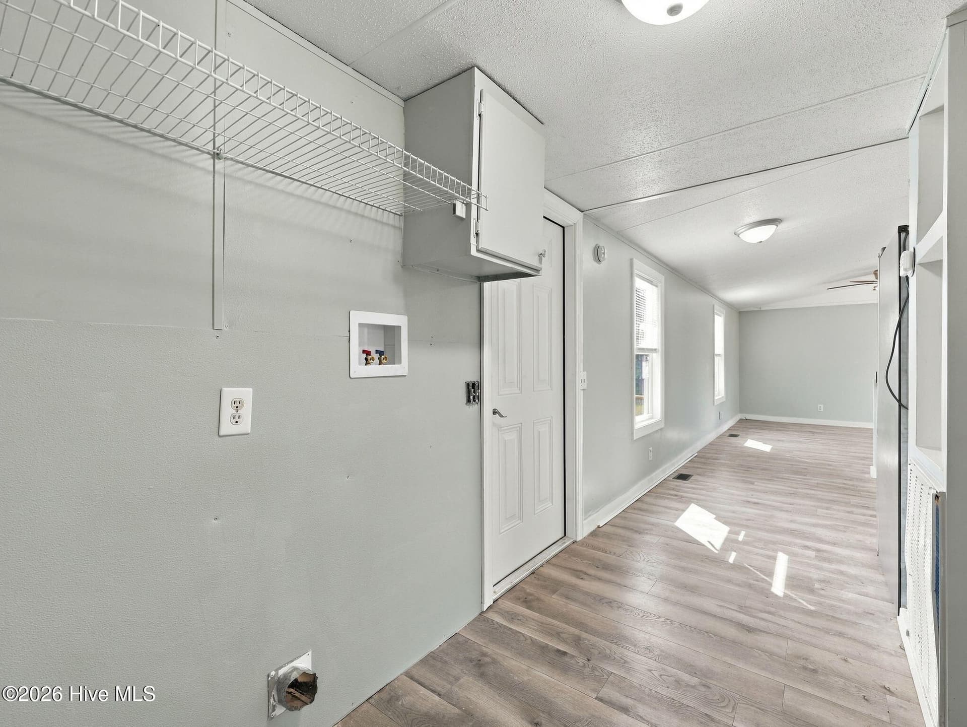 Manufactured Home at 322 N Winchester Lane, Hubert, NC 28539, photo 39 of 65