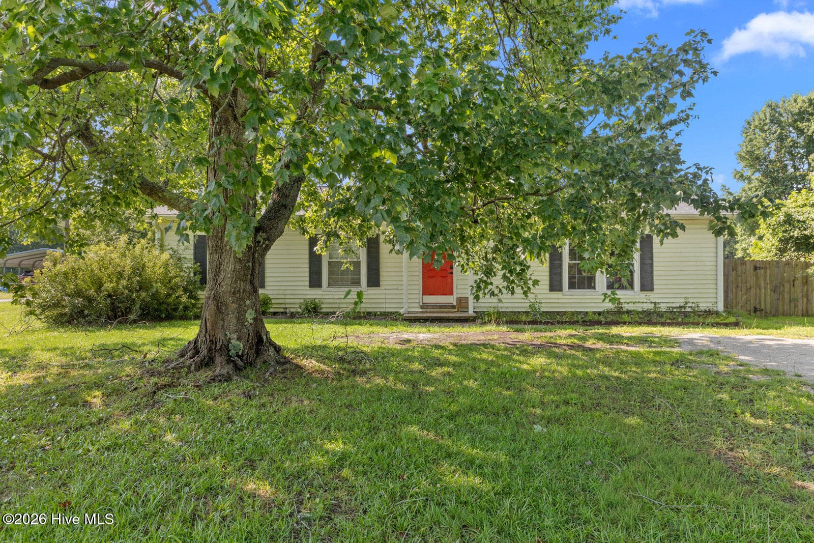 Single Family Residence at 651 Queens Creek Road, Hubert, NC 28539, photo 2 of 23