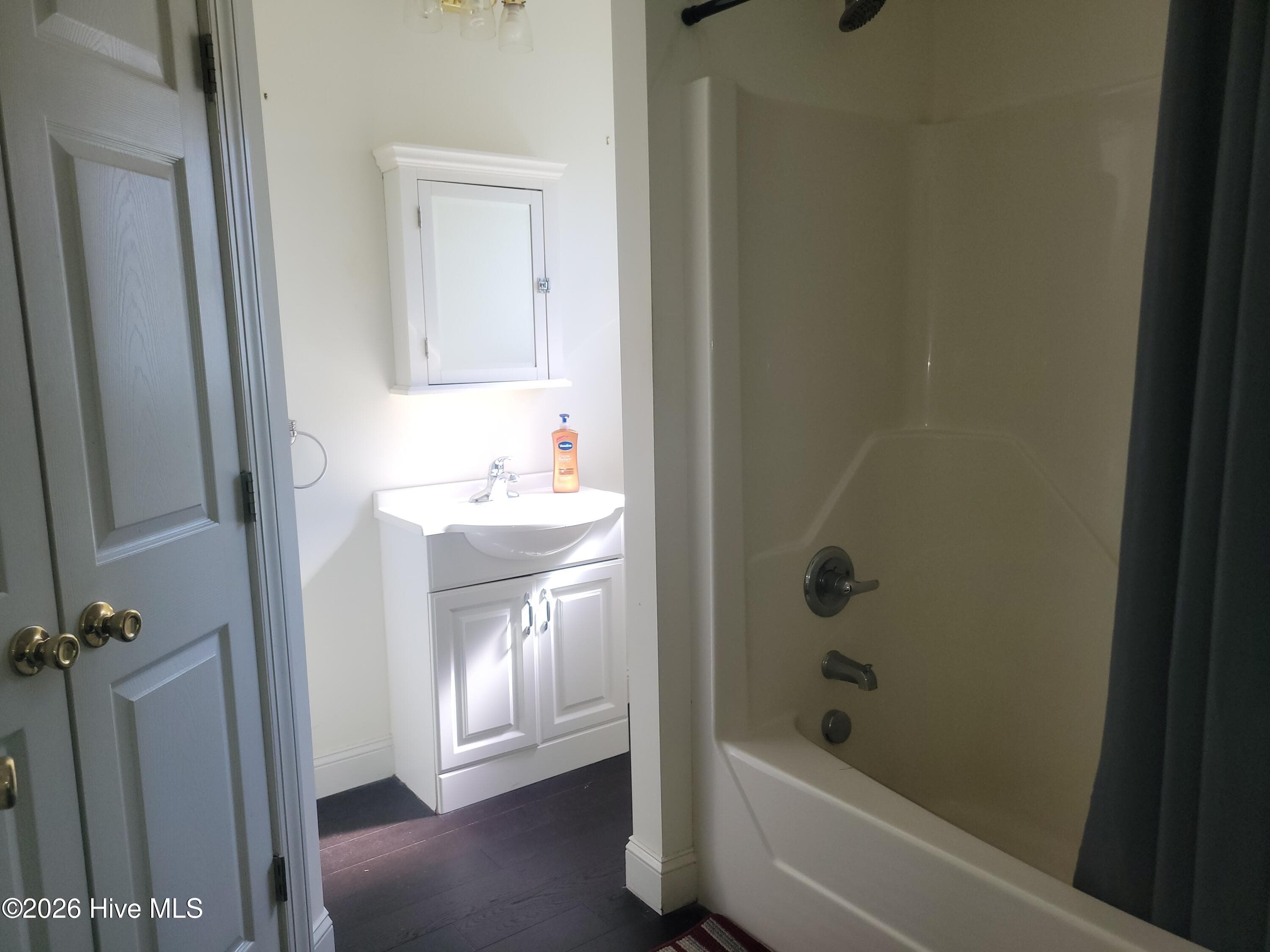 Primary bath 1 - 4511 Bobwhite Trail N, Wilson, NC 27896
