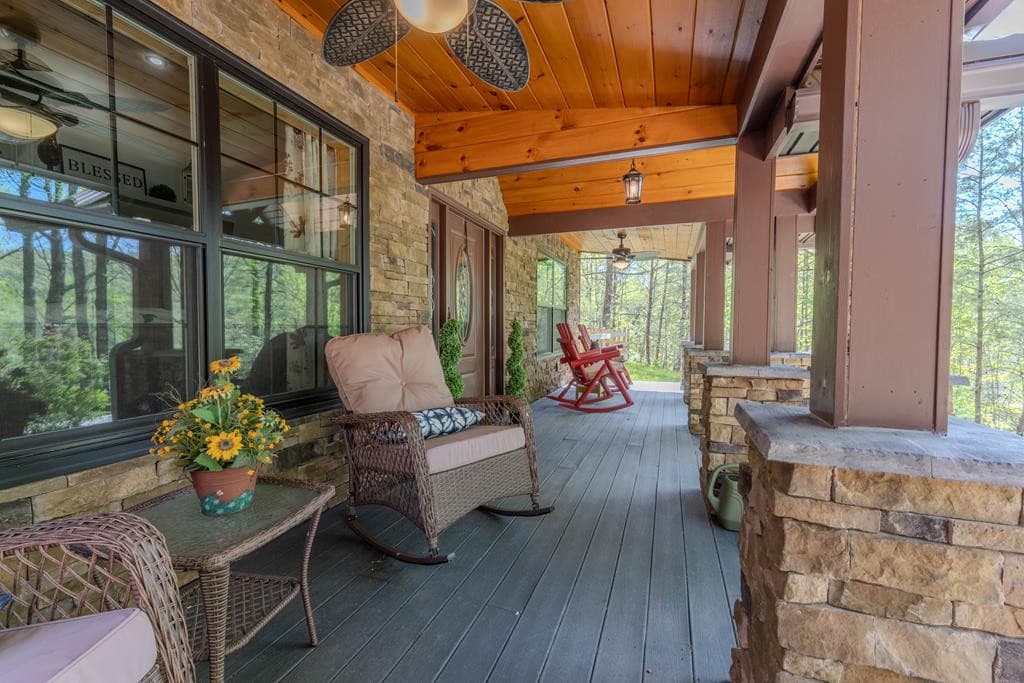 Residential at 190 Galloway Drive, Hayesville, NC 28904, photo 22 of 37