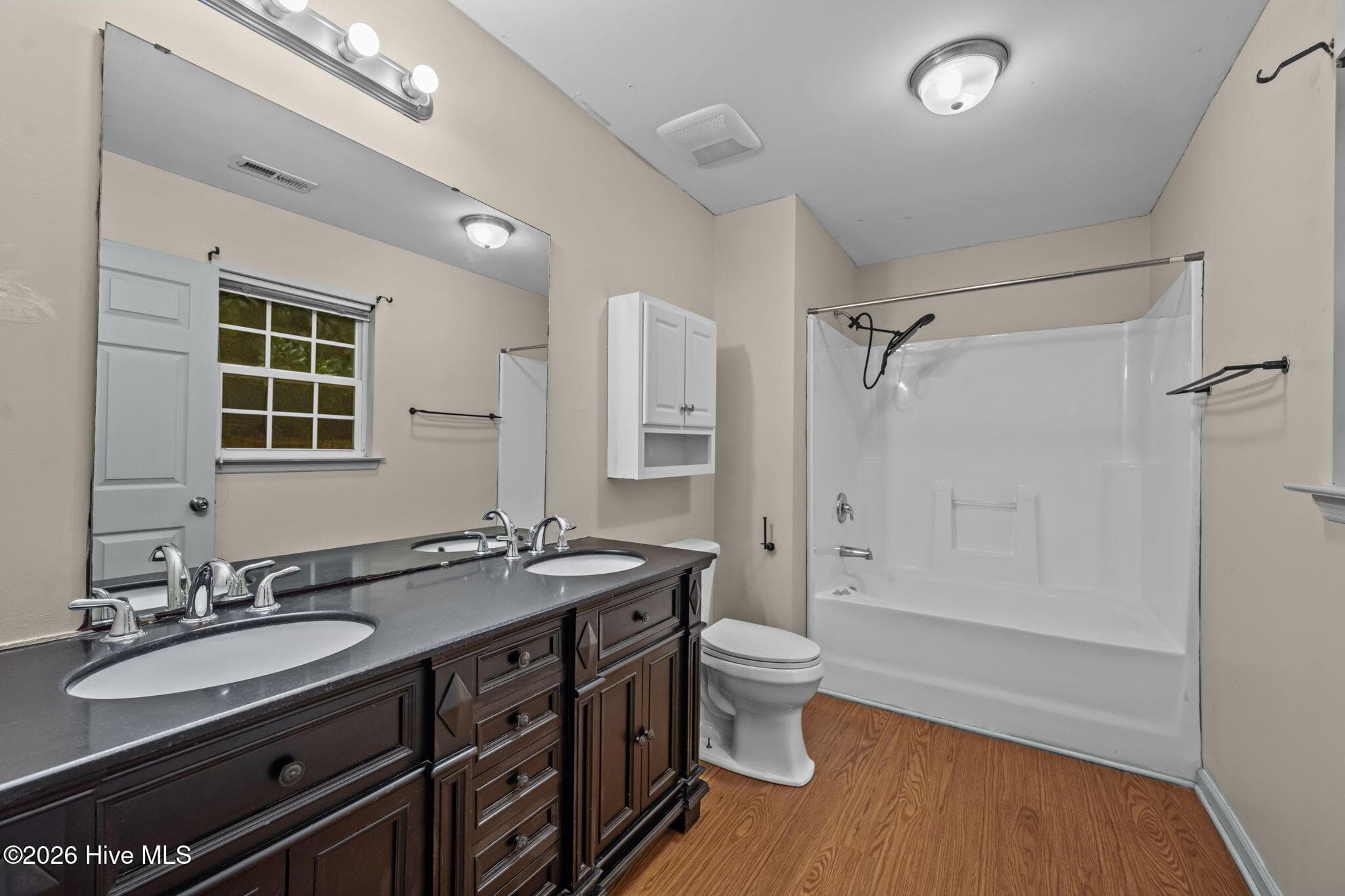 Single Family Residence at 1624 Hargett Street, Jacksonville, NC 28540, photo 5 of 6