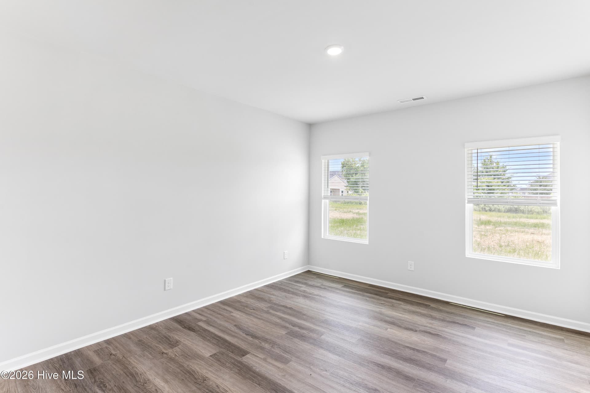 Single Family Residence at 137 N Squires Run Lane, Richlands, NC 28574, photo 20 of 30