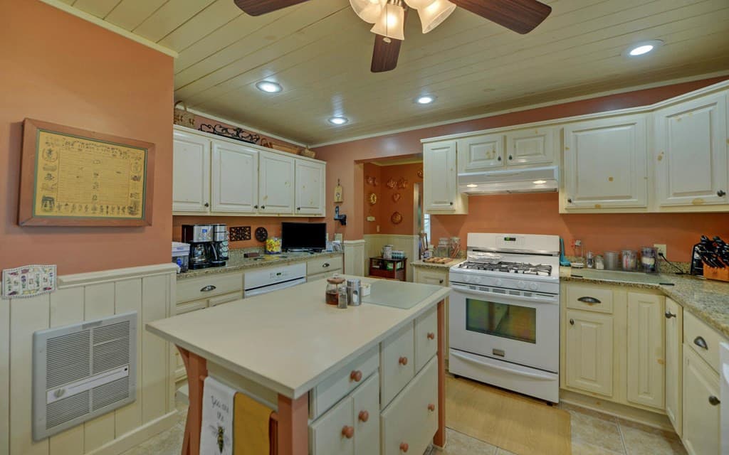 1082 Valley River Avenue, Murphy, NC 28906